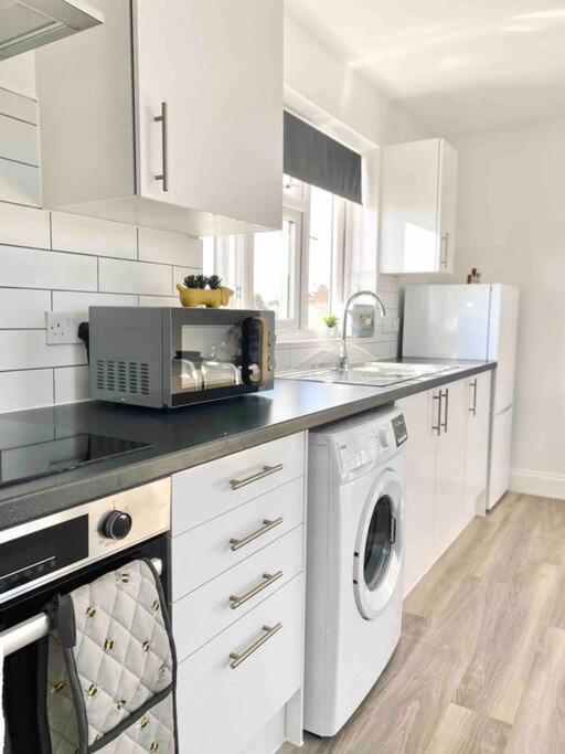 Bright Loft 30min To Appartement Londen