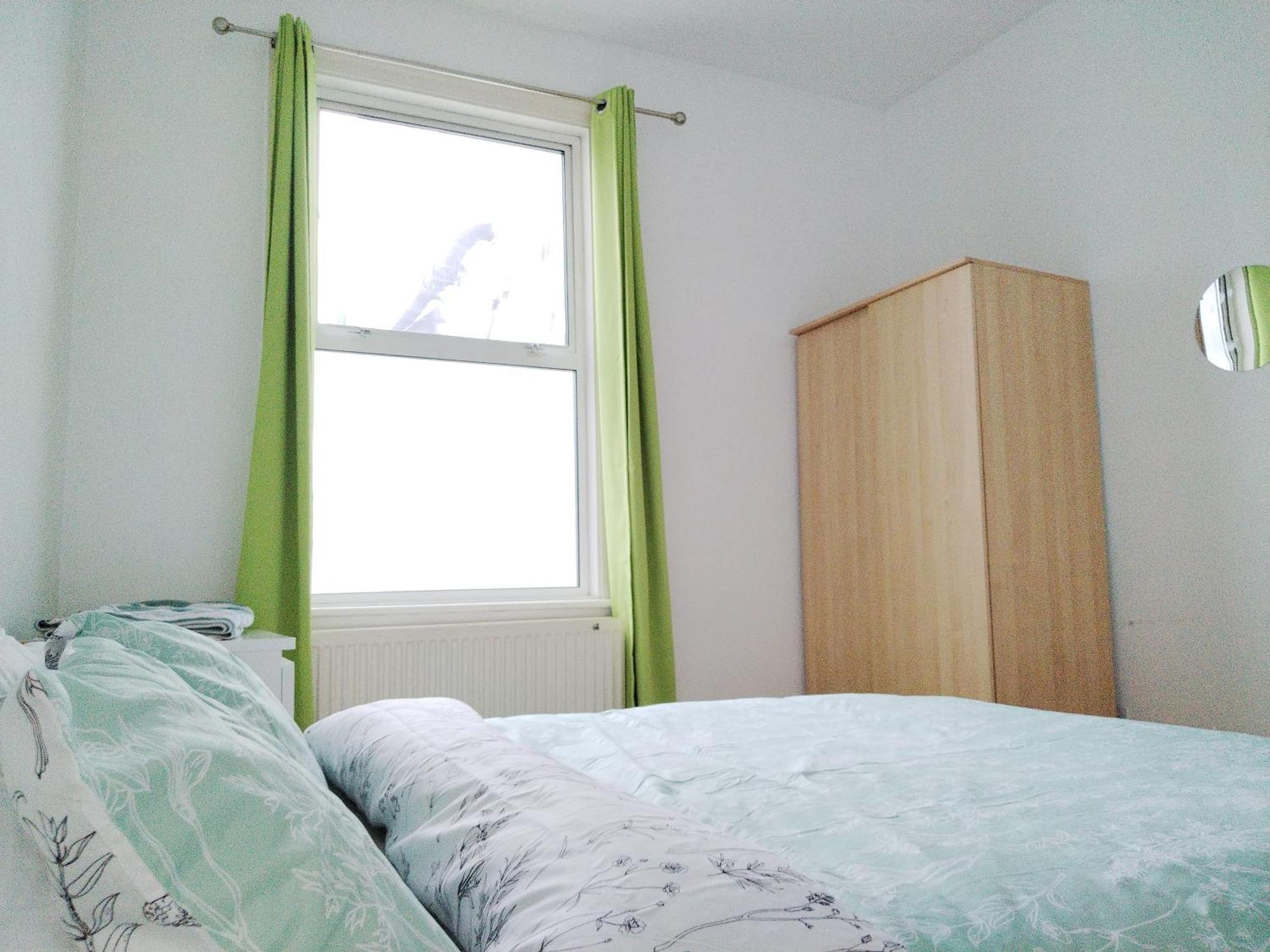 Guest house Cosy Near Canary Wharf & The O2 London