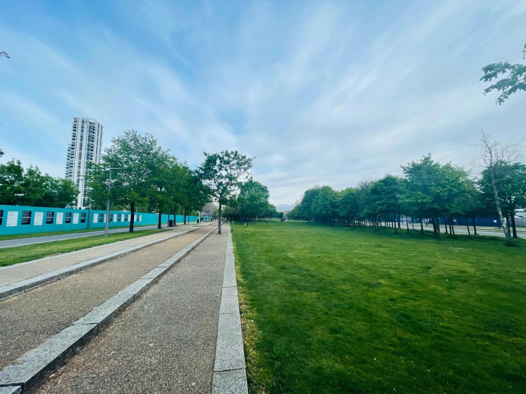 Greenwich With A River View & Balcony Near The 02 Arena & North Greenwich With Free Wifi & Fast Links Into Londen