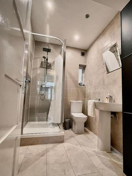East Townhouse By Harlington London
