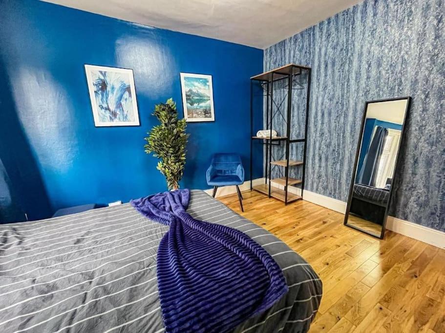 East Townhouse By Harlington Apartment London