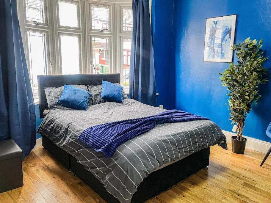 East Townhouse By Harlington Apartment London