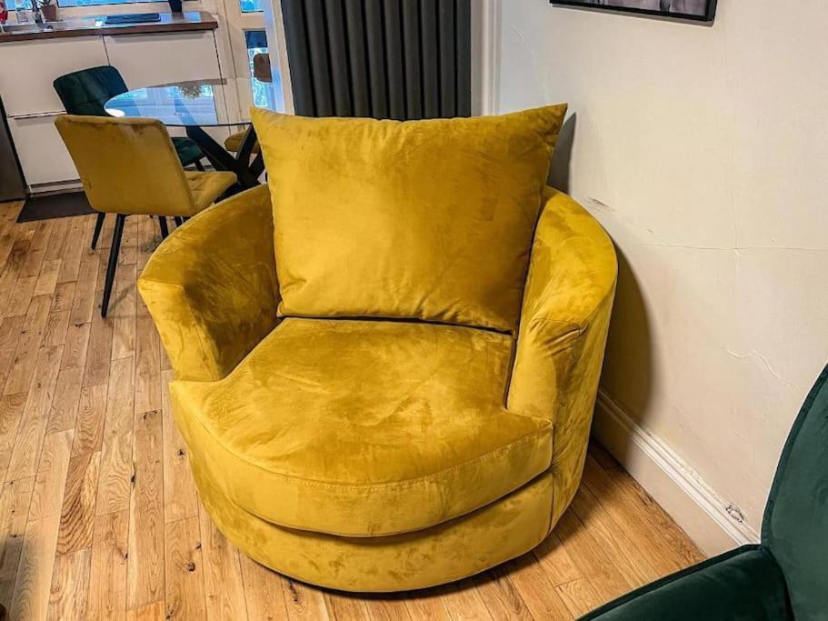 East Townhouse By Harlington Apartment London
