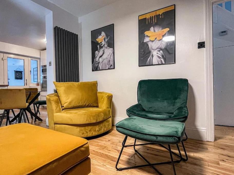 East Townhouse By Harlington Apartment London
