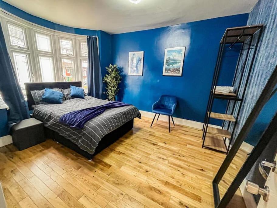 East Townhouse By Harlington Apartment *