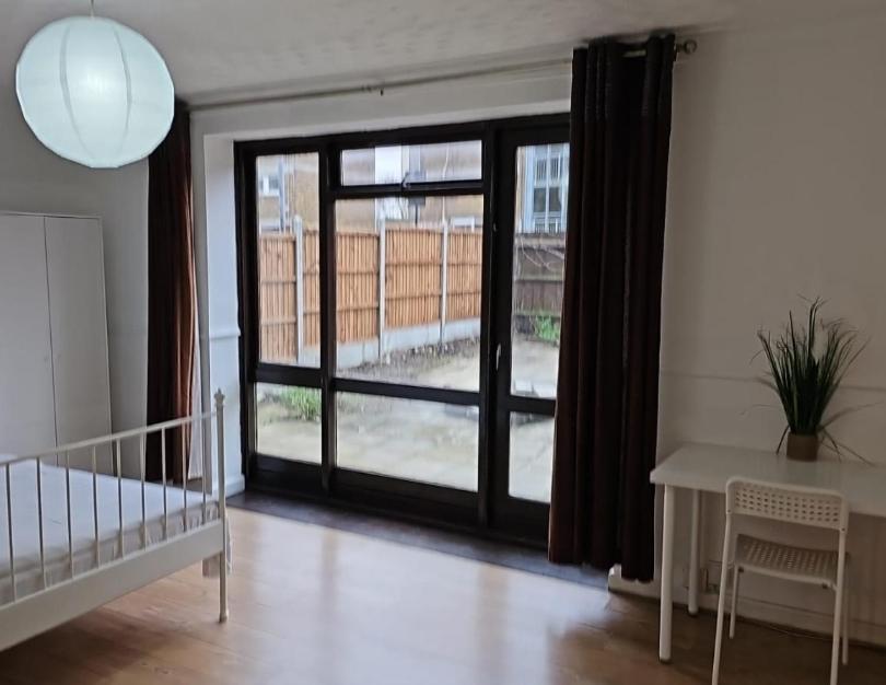 E1 Guest house