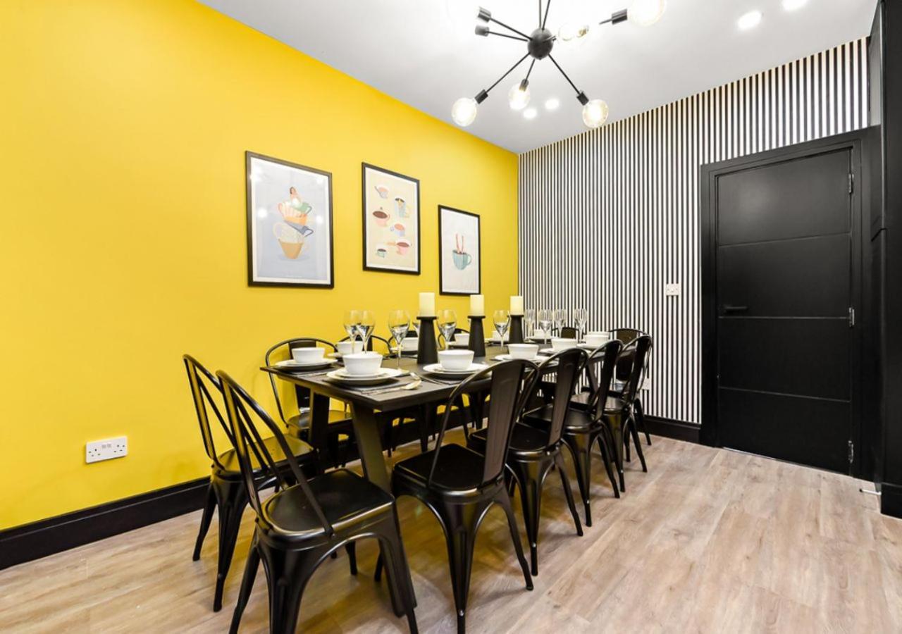 Bright & Colourful House - For A Large Groups Appartement