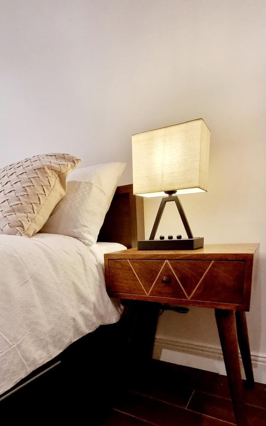 Charming Victorian With Aircon In * London