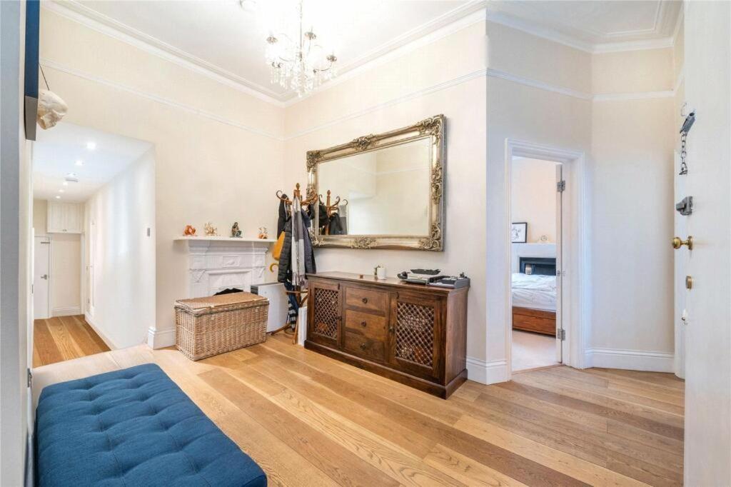 Apartment Stylish Hampstead Flat With Character And Charm