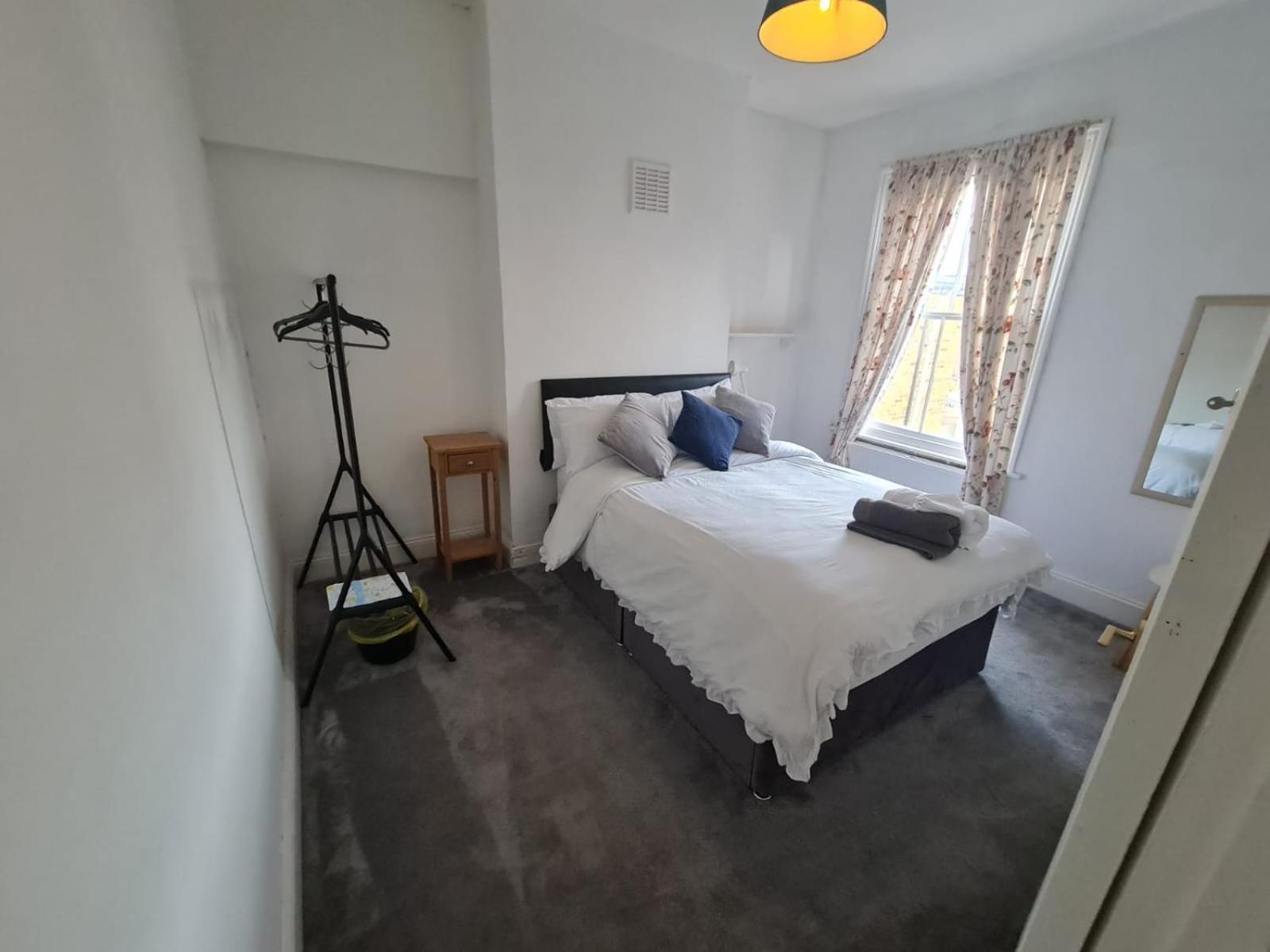 Three Bedroom House Apartment *