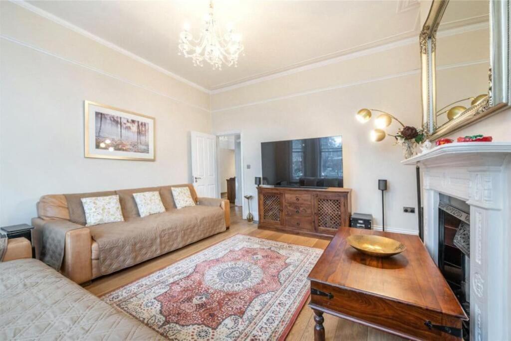 Stylish Hampstead Flat With Character And Charm Apartment