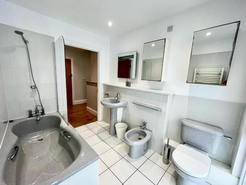 Apartment Modern Flat Near Transports