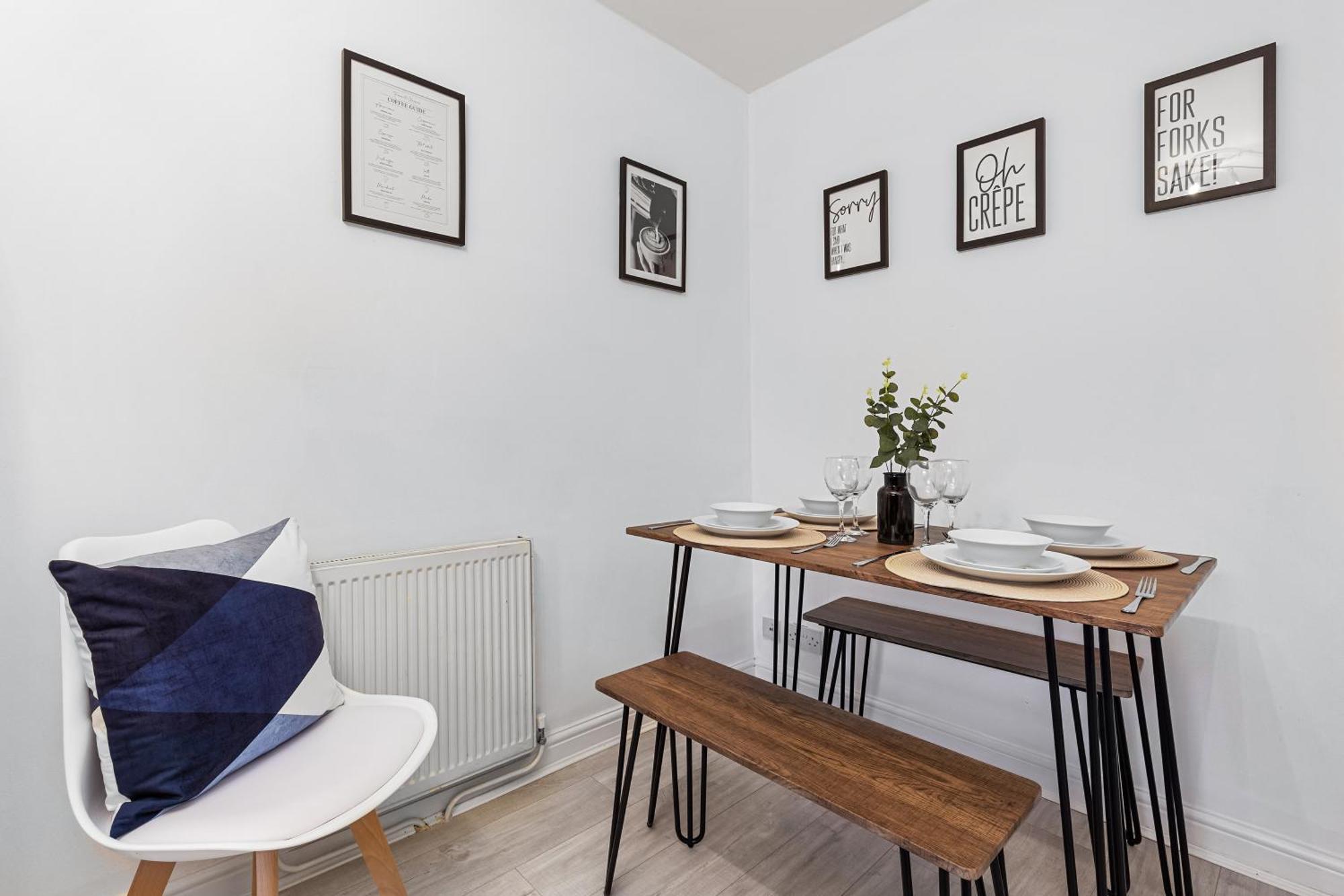 The Holloway - 1br Modern