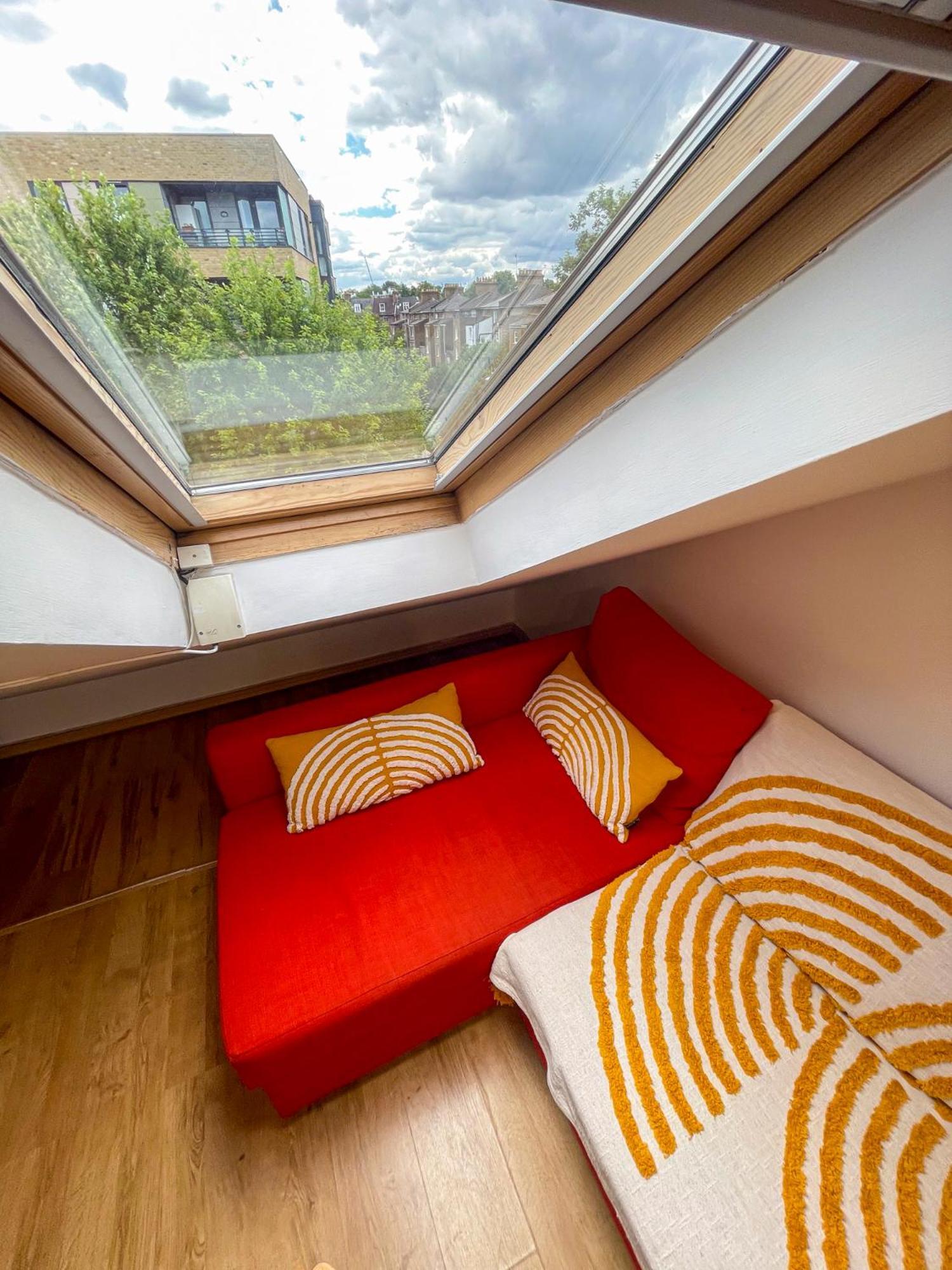 Apartment 1 Bed Attic Flat With Easy Reach To Centre *