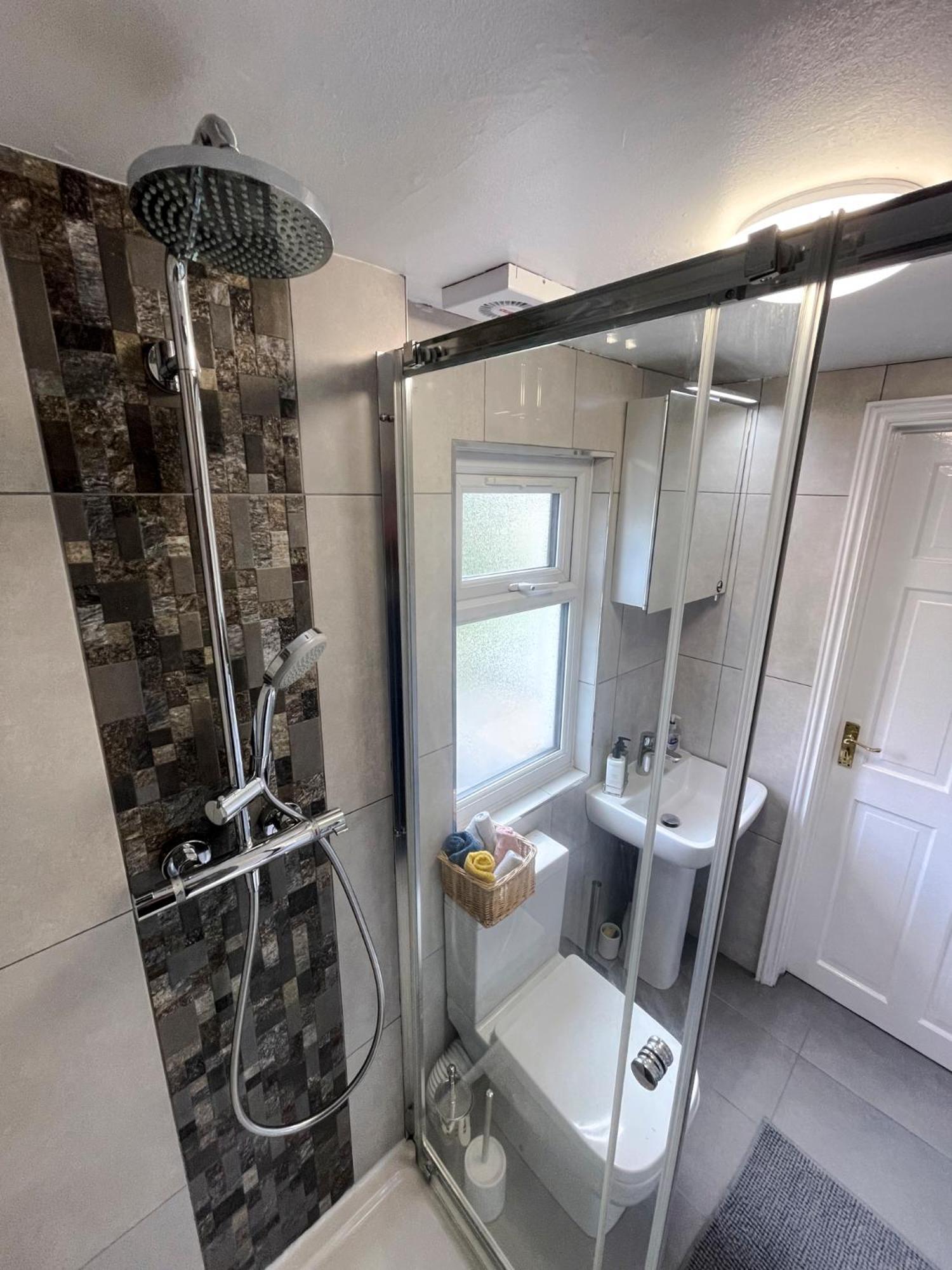 Apartment 1 Bed Attic Flat With Easy Reach To Centre London