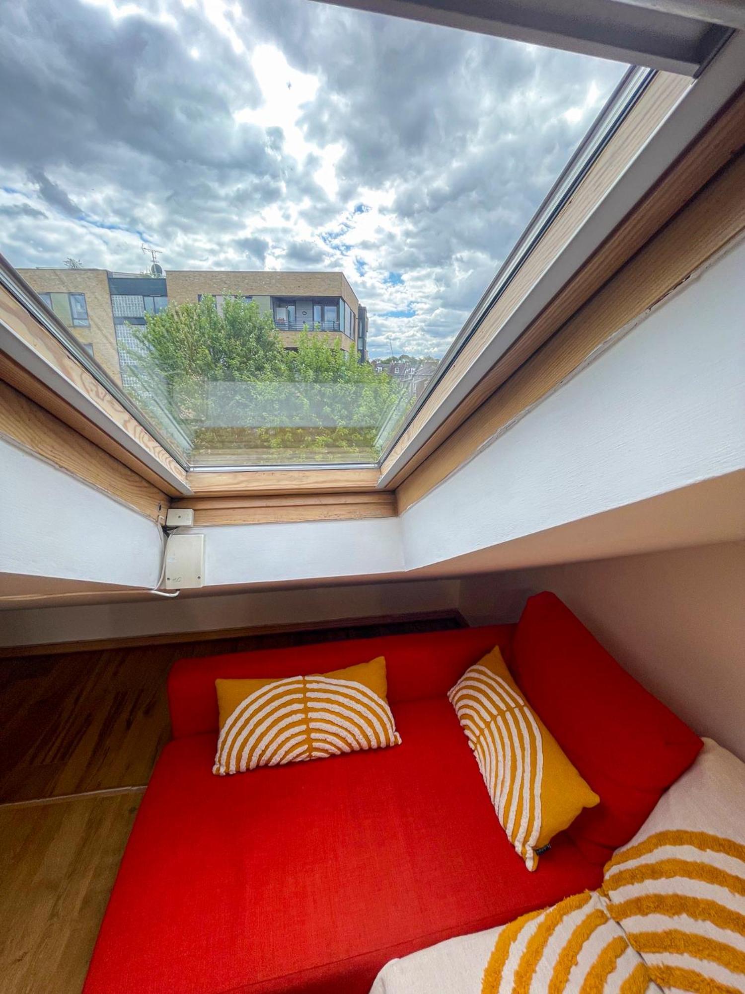 Apartment 1 Bed Attic Flat With Easy Reach To Centre