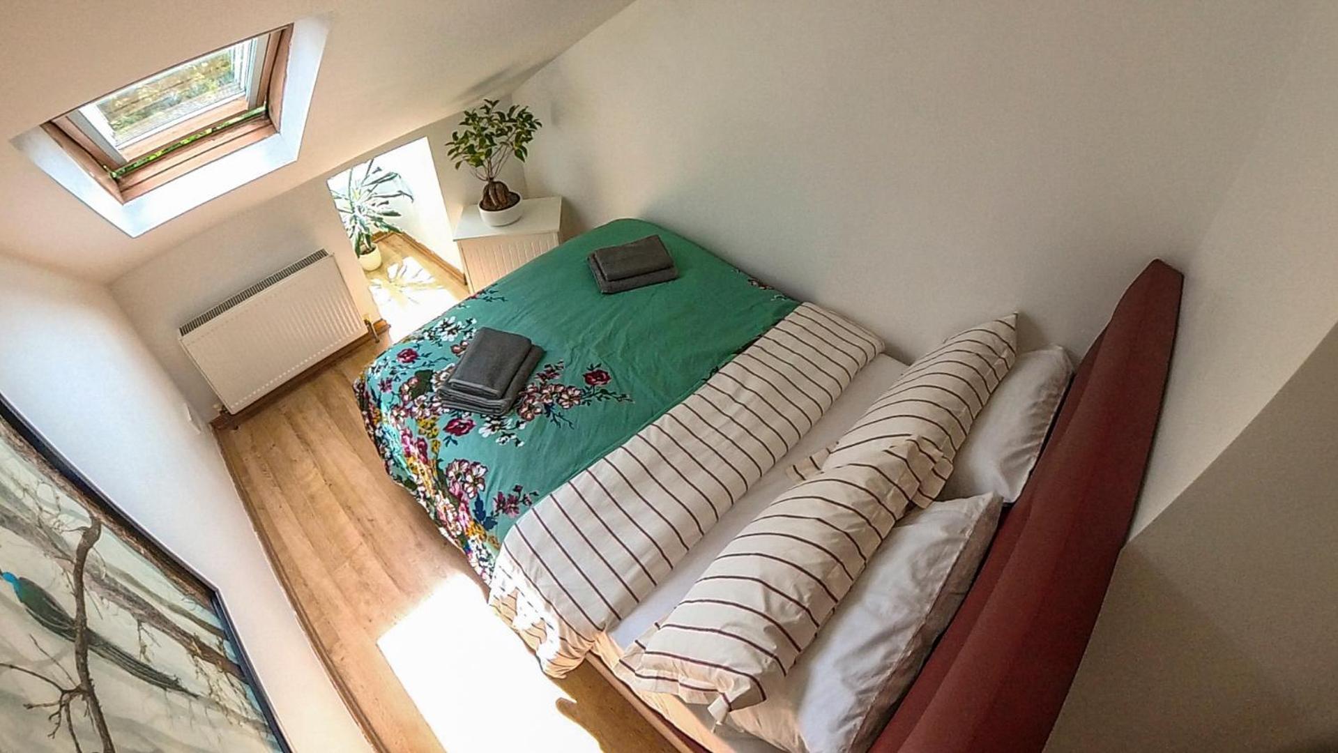 Apartment 1 Bed Attic Flat With Easy Reach To Centre London