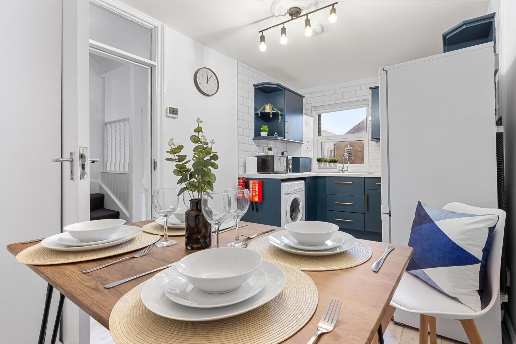 The Holloway - 1br Modern