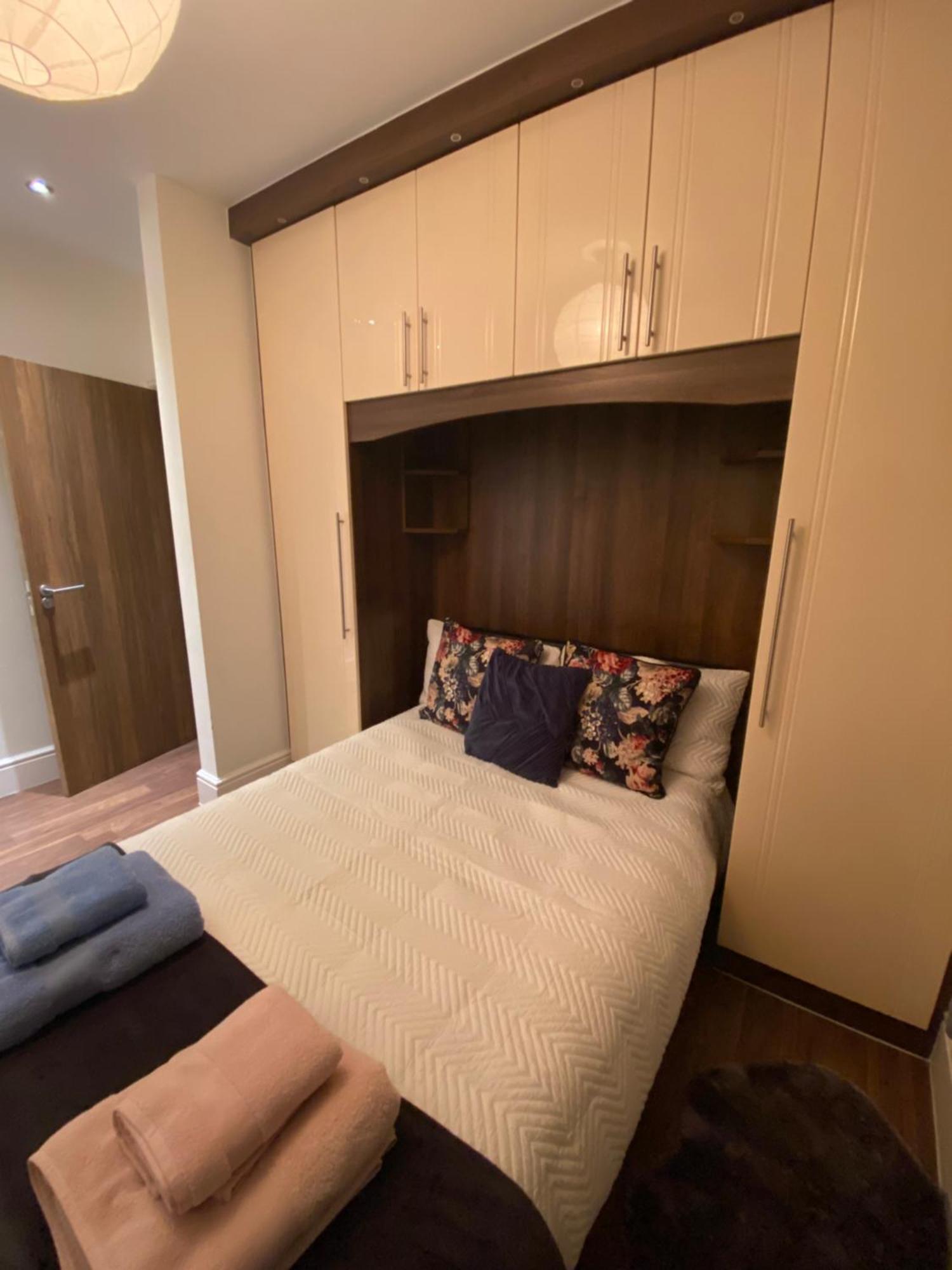 Pensión Notting Hill Next Door Bedroom In The Share Flat *