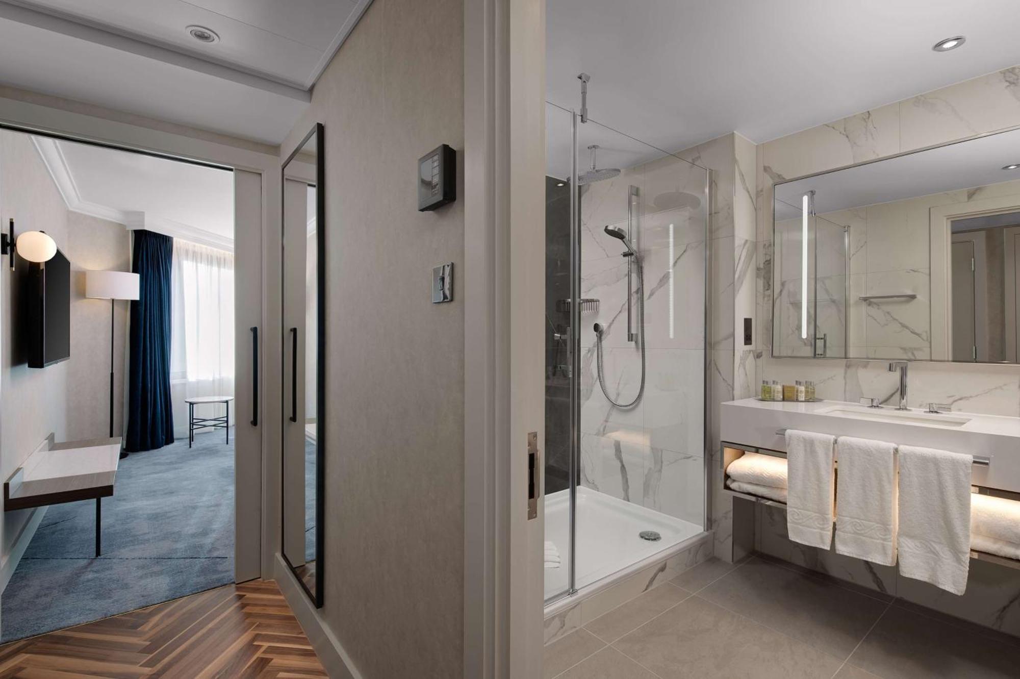 Hilton Metropole London