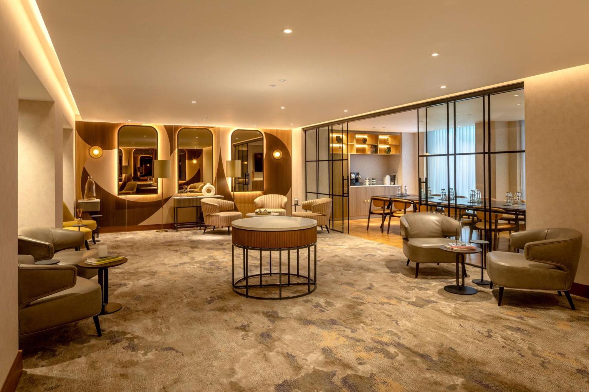 Hilton Metropole Hotel 4*