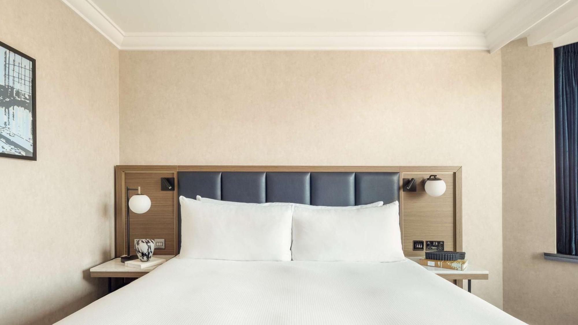 Hilton Metropole Hotel 4*