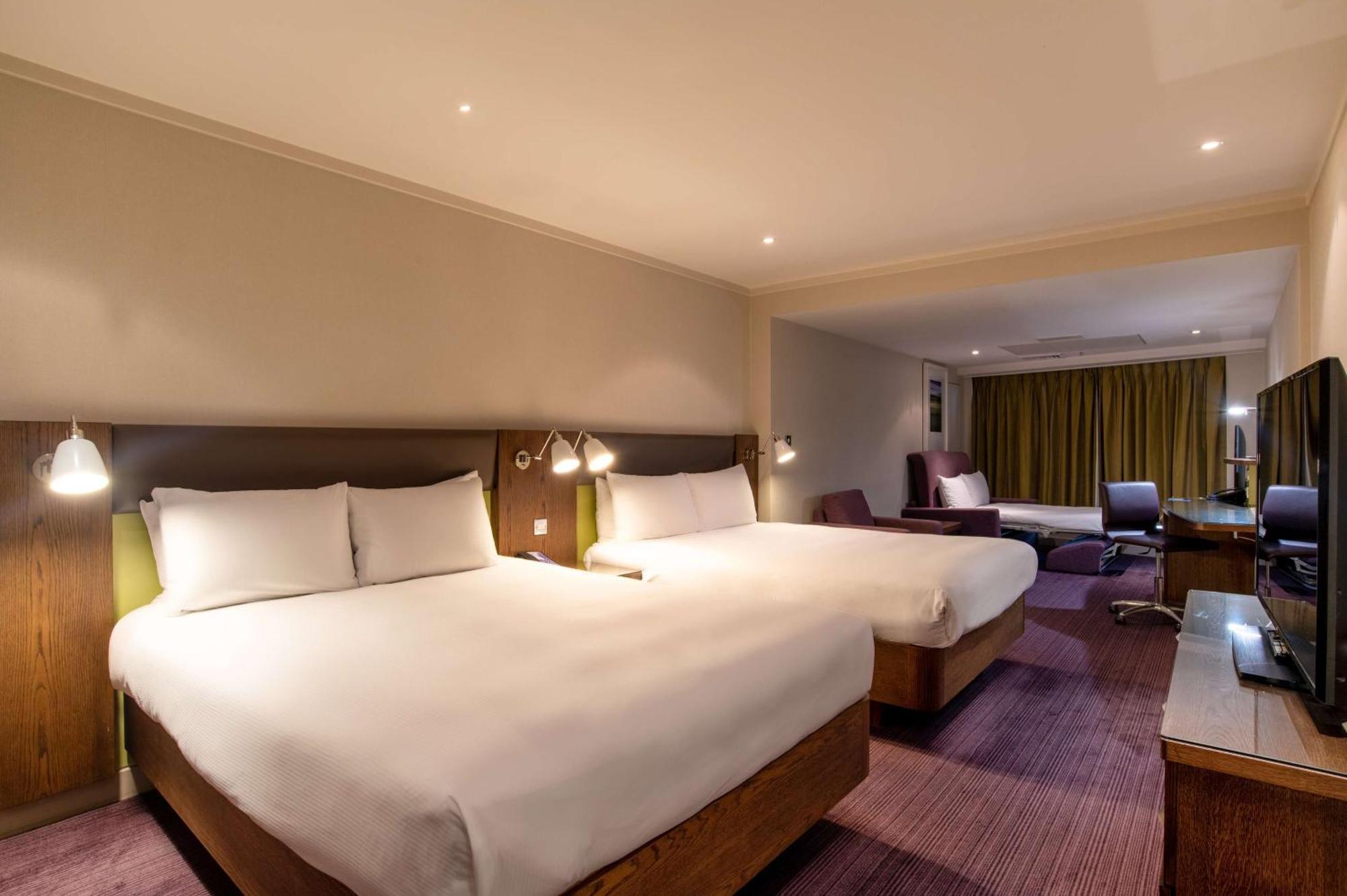 Hilton Metropole Hotel 4*