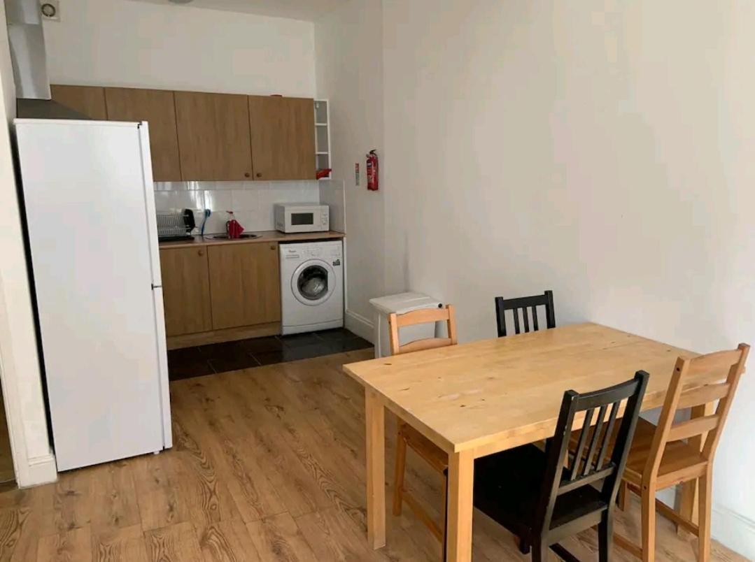 Habitación en casa particular Affordable In Shared Flat, Bridge
