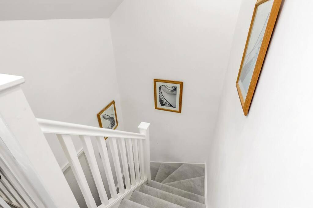 Massive West 7 Bed Modern *