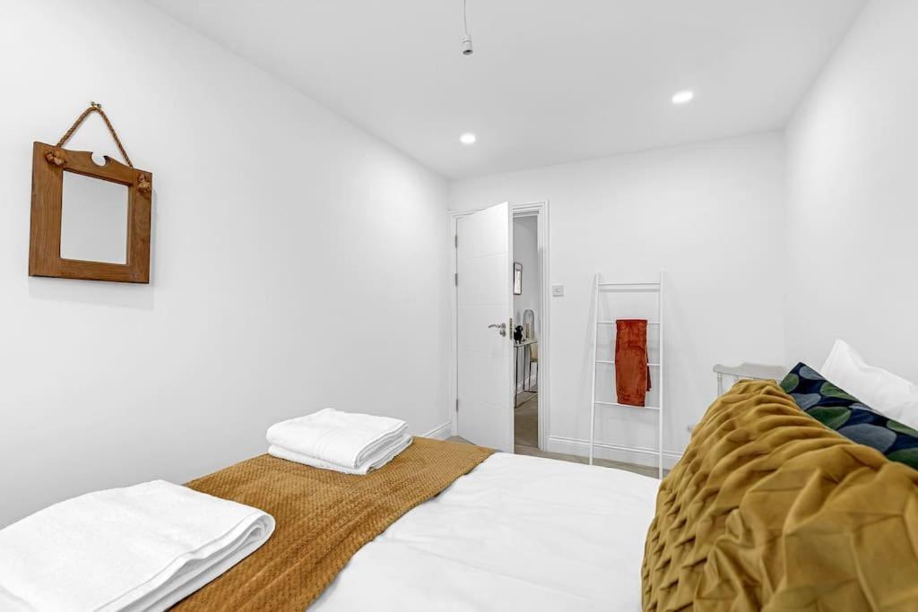 Massive West 7 Bed Modern *