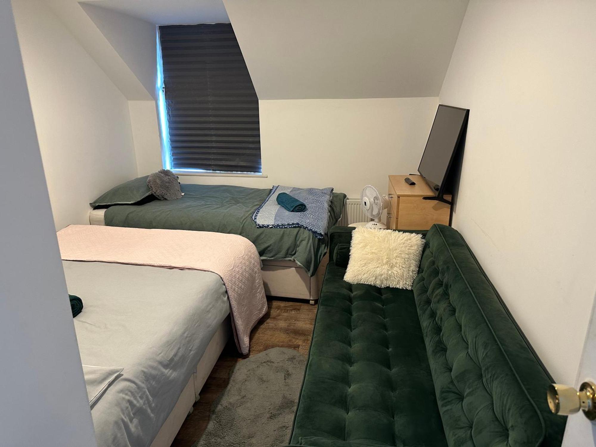Wembley Area Serviced Apartments, 15mins To Central Apartment London