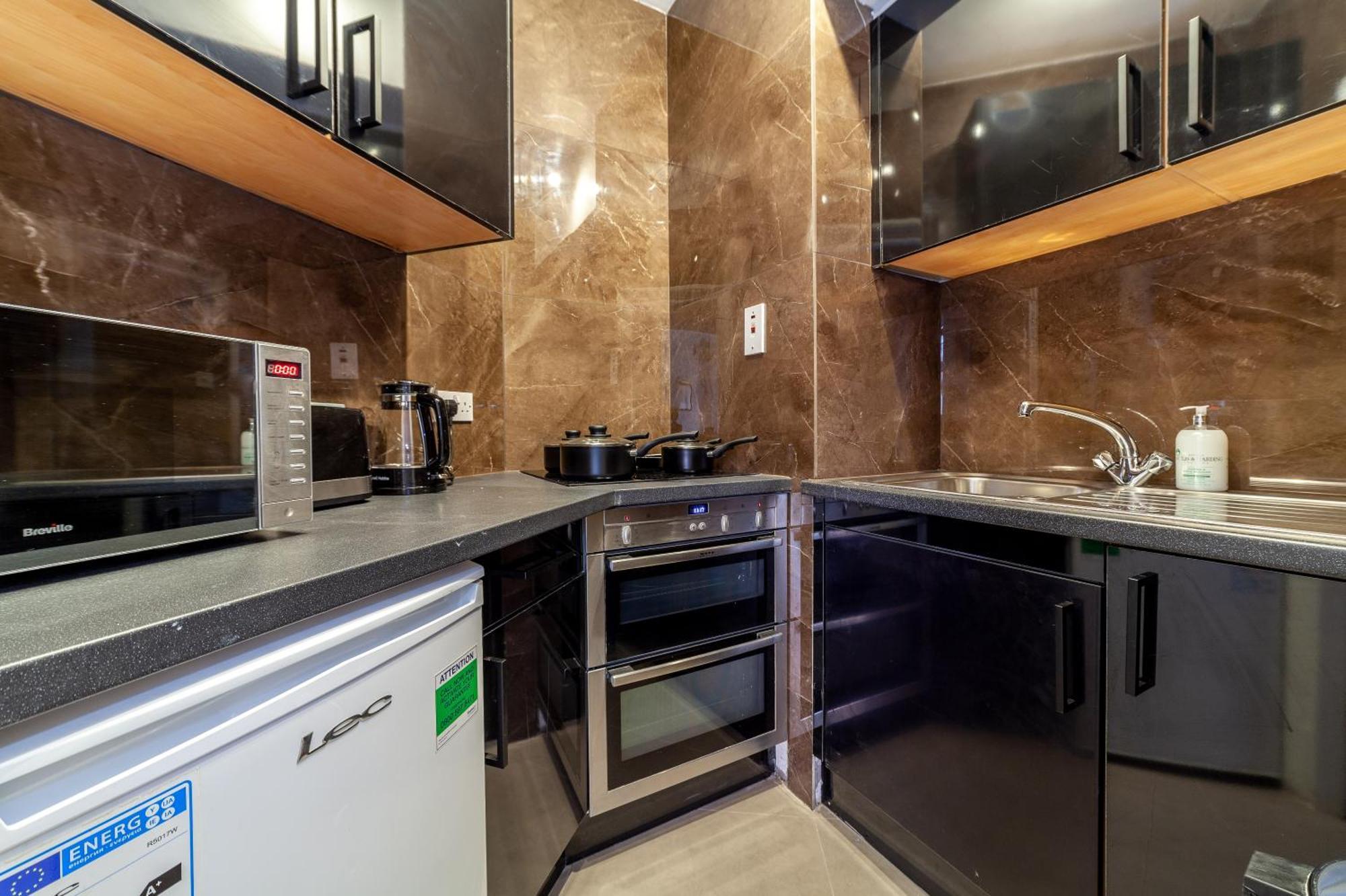 Spacious 1 Bdr - 2min To Bond Str Station Appartement Londen
