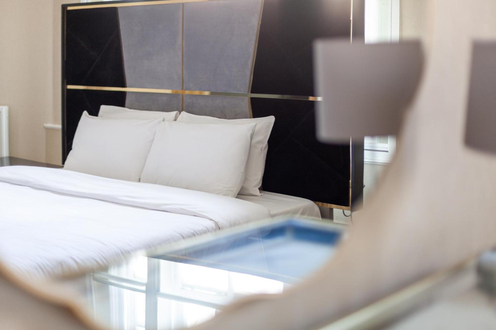 Spacious 1 Bdr - 2min To Bond Str Station Londen