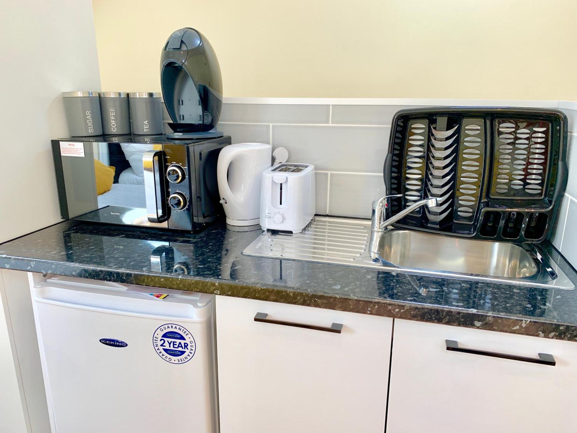 Apartments, Private Bathroom, Kitchenette, Parking, Np7 London
