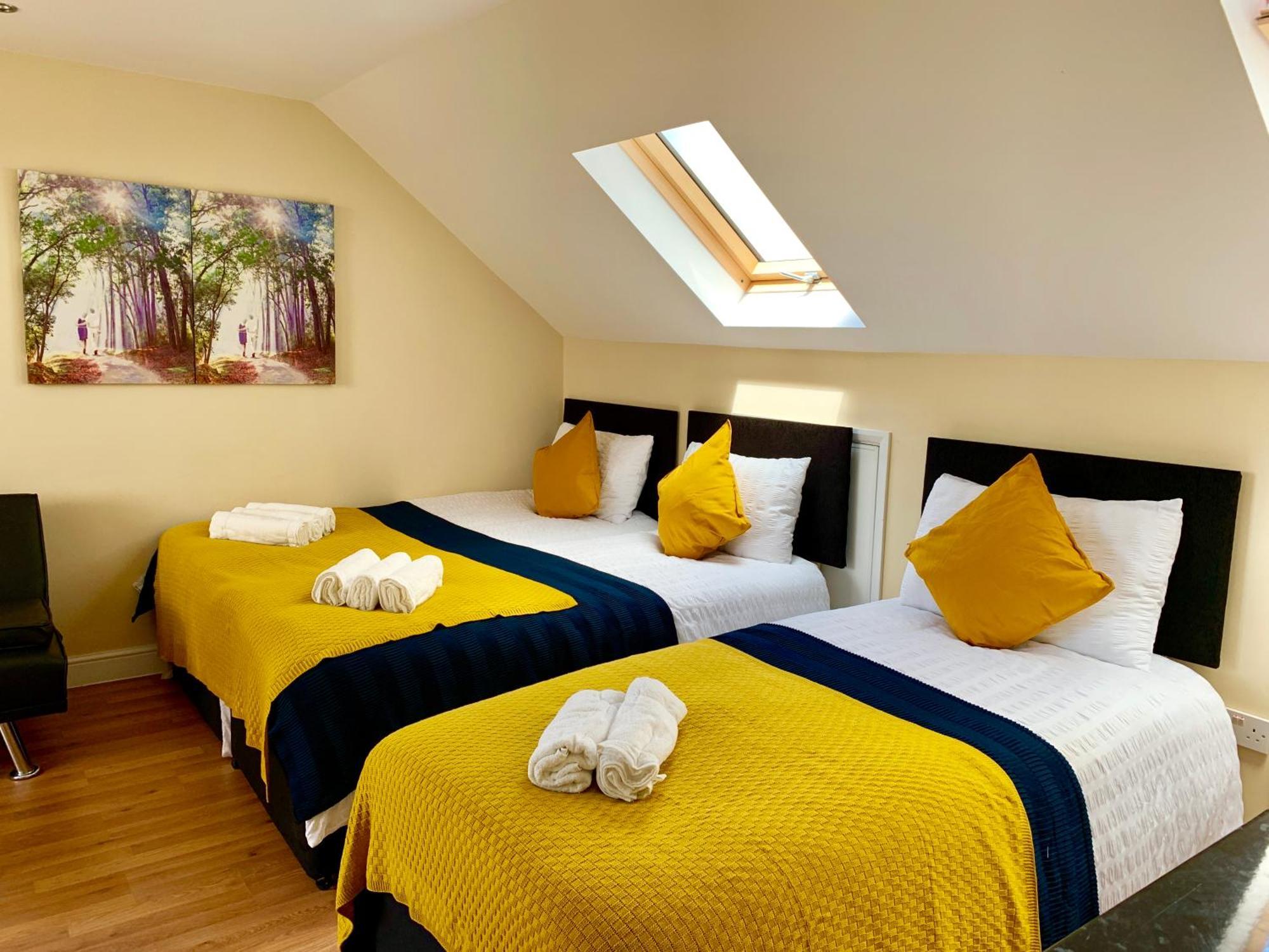 Apartment Apartments, Private Bathroom, Kitchenette, Parking, Np7 London