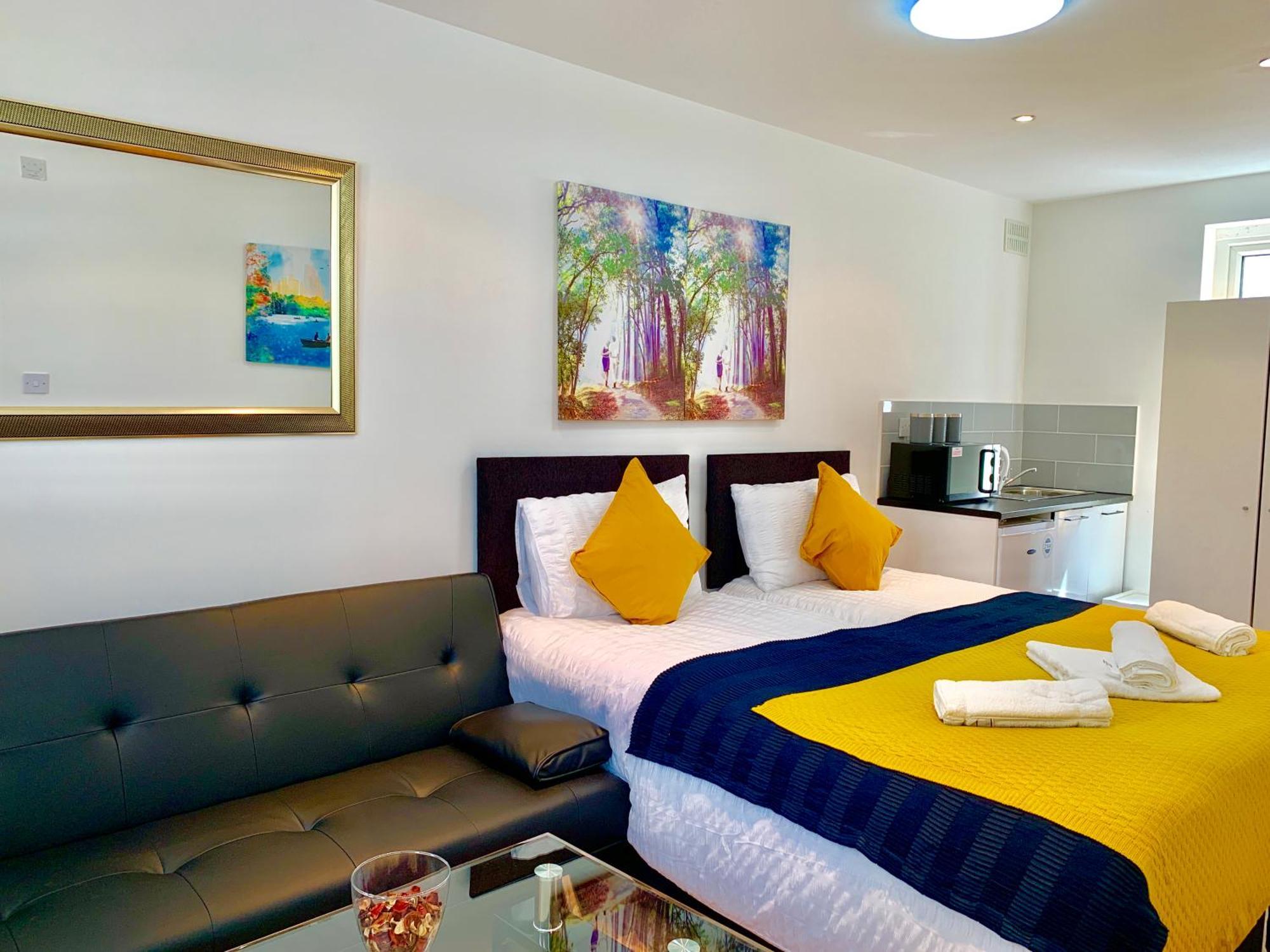 Apartments, Private Bathroom, Kitchenette, Parking, Np2 * Londen