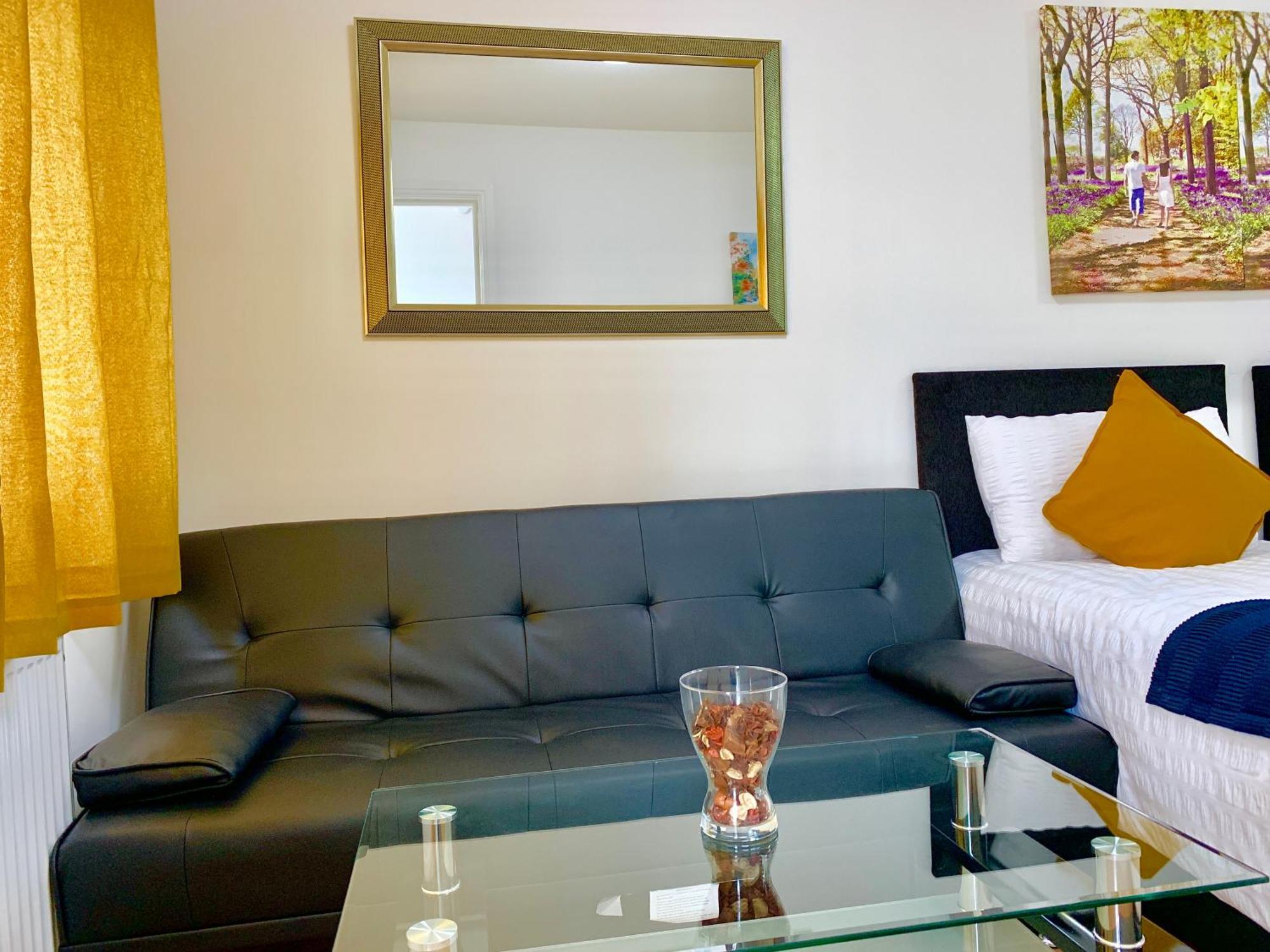 Apartments, Private Bathroom, Kitchenette, Parking, Np2 *