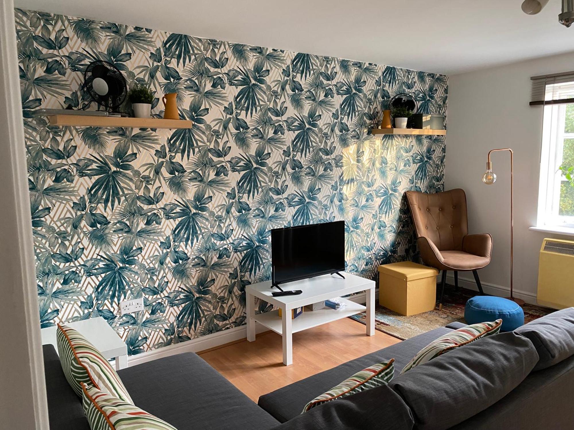 Canal-flat Near Stratford International Station * Londen