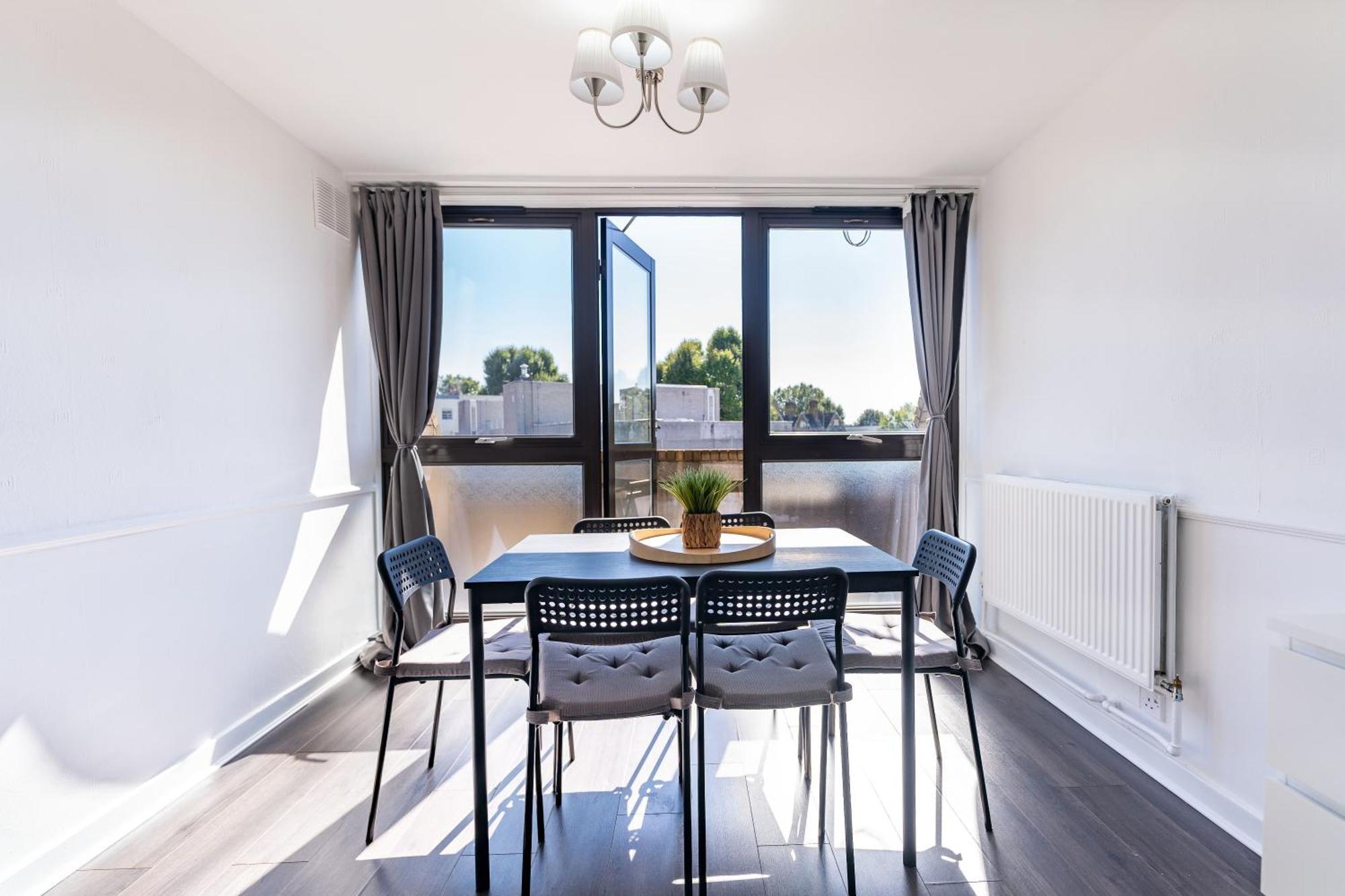 Apartment Luxury 3 Bedroom Flat With Balcony In Westbourne Park