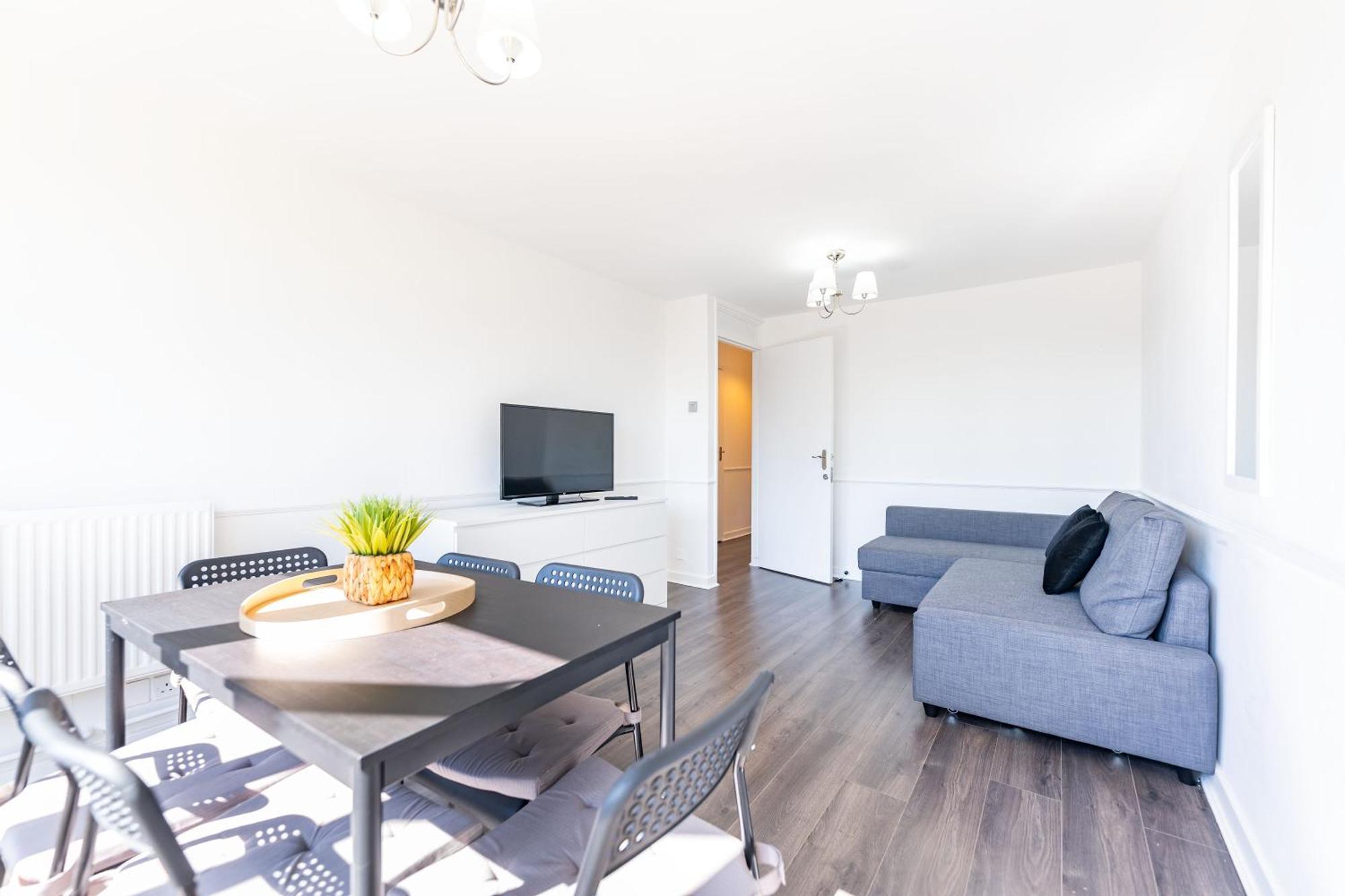 Luxury 3 Bedroom Flat With Balcony In Westbourne Park Apartment London