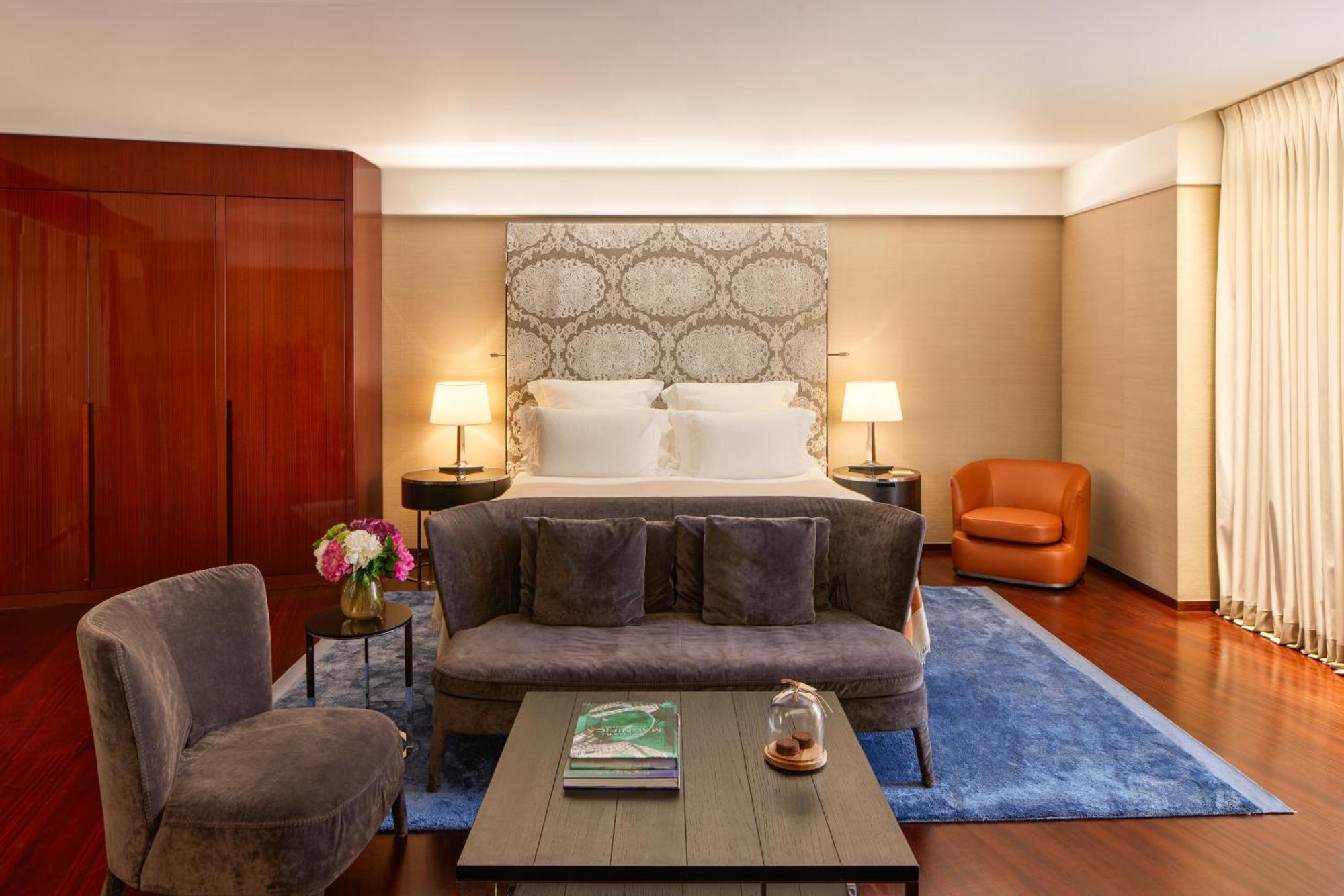 Bulgari Hotel, Hotel
