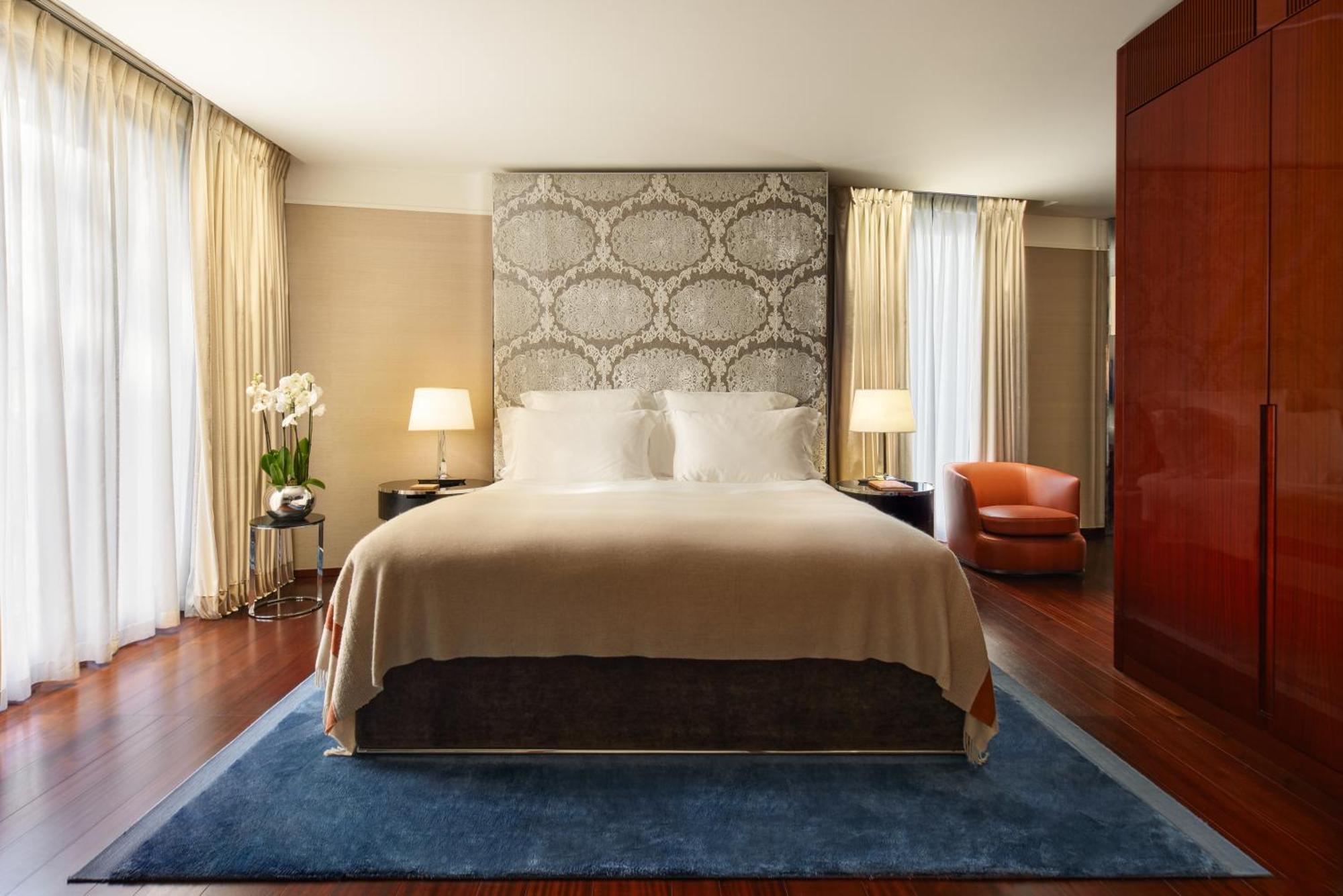 Bulgari Hotel, Hotel