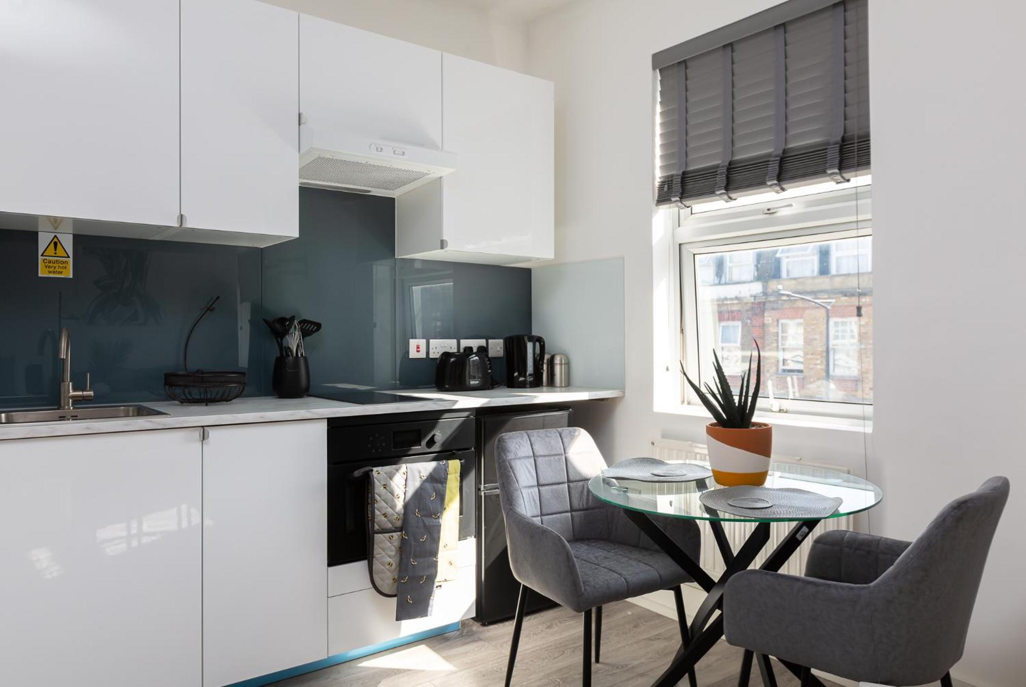 Modern & Cozy Studio, 15mins Walk To Notting Hill! 2 * London