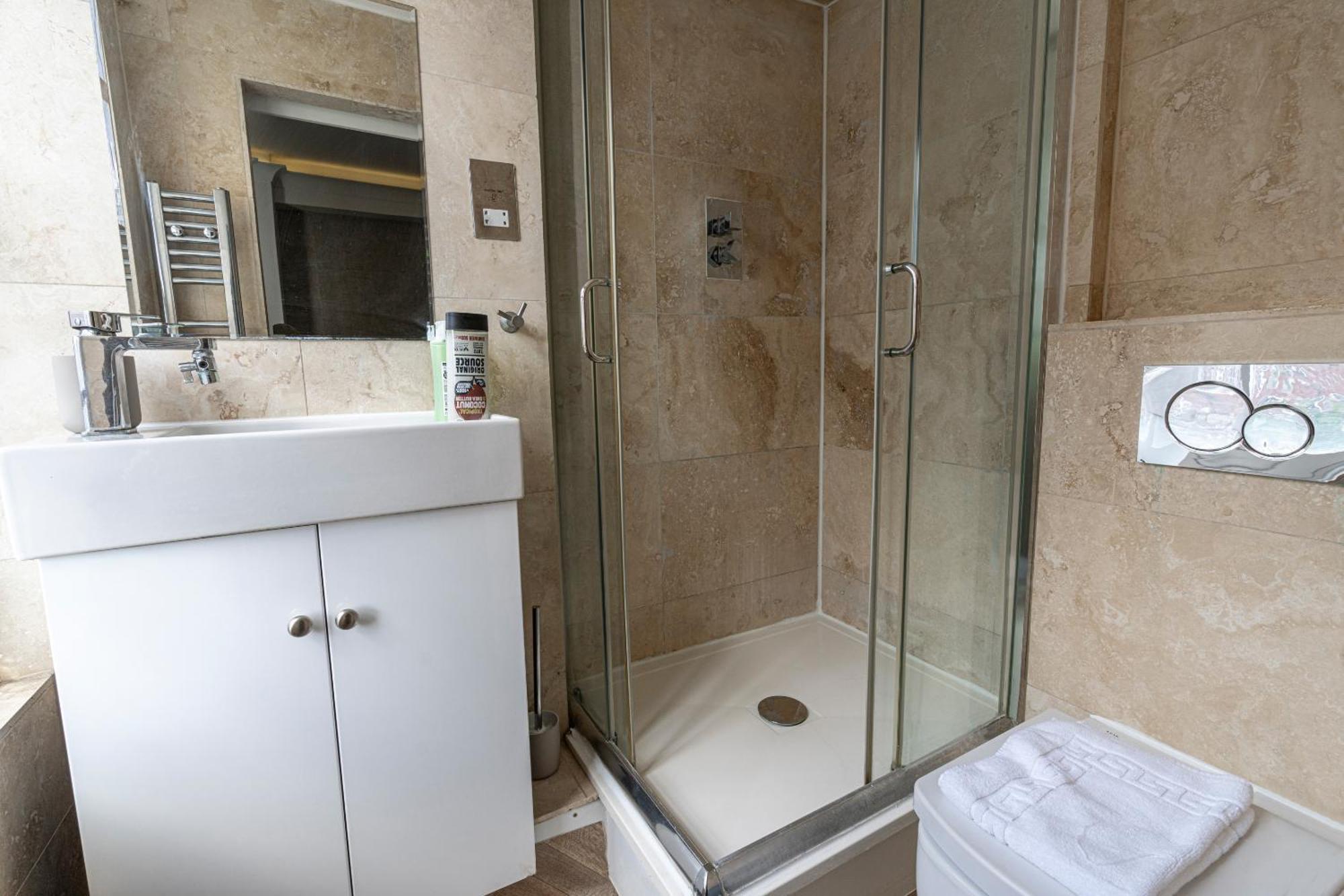 Elegant 3 Bedrooms Near Hyde Park & Oxford St Apartment
