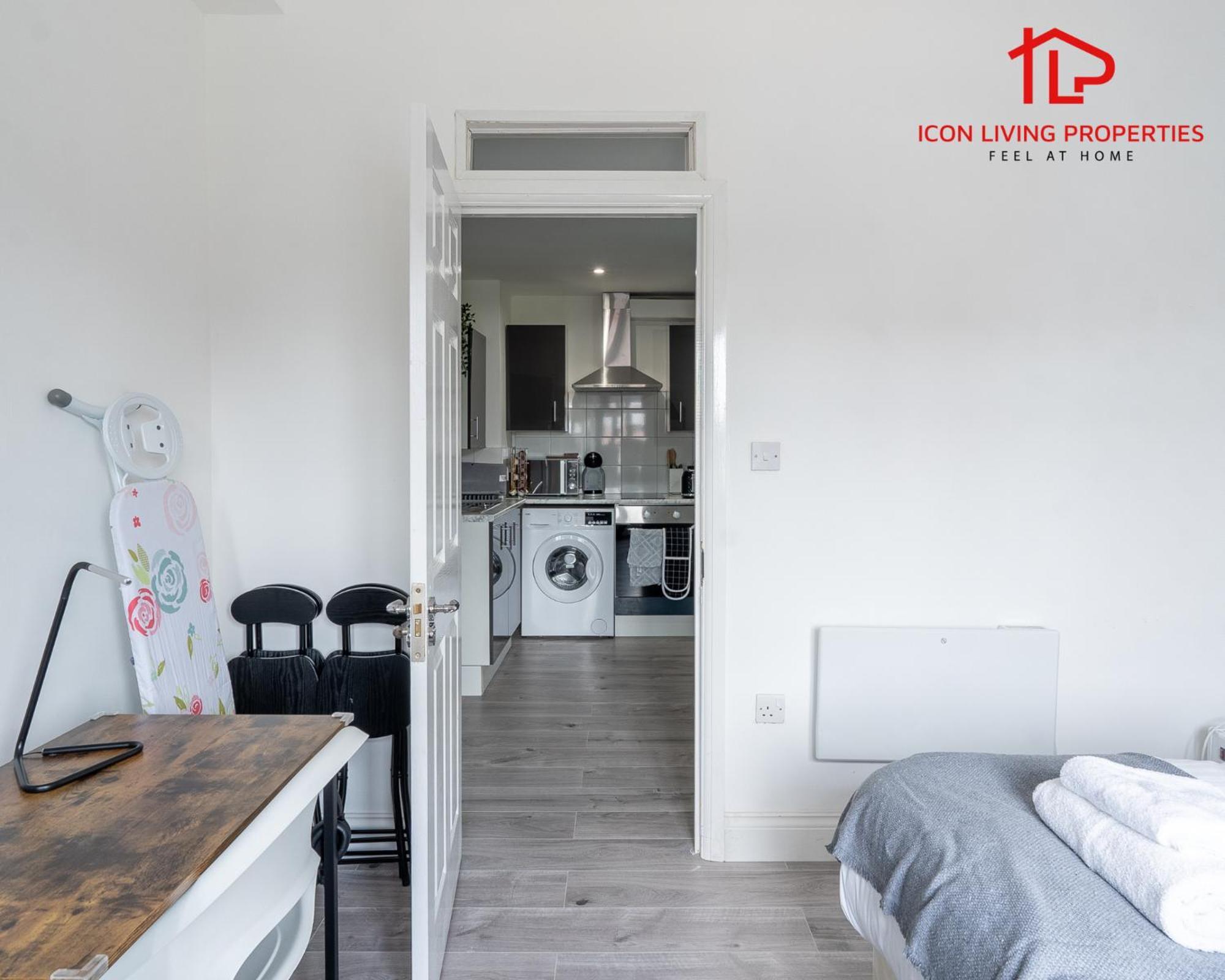 Apartment 1 Bedroom Arch-view 2 By Icon Living Short Lets & Serviced With Free Parking