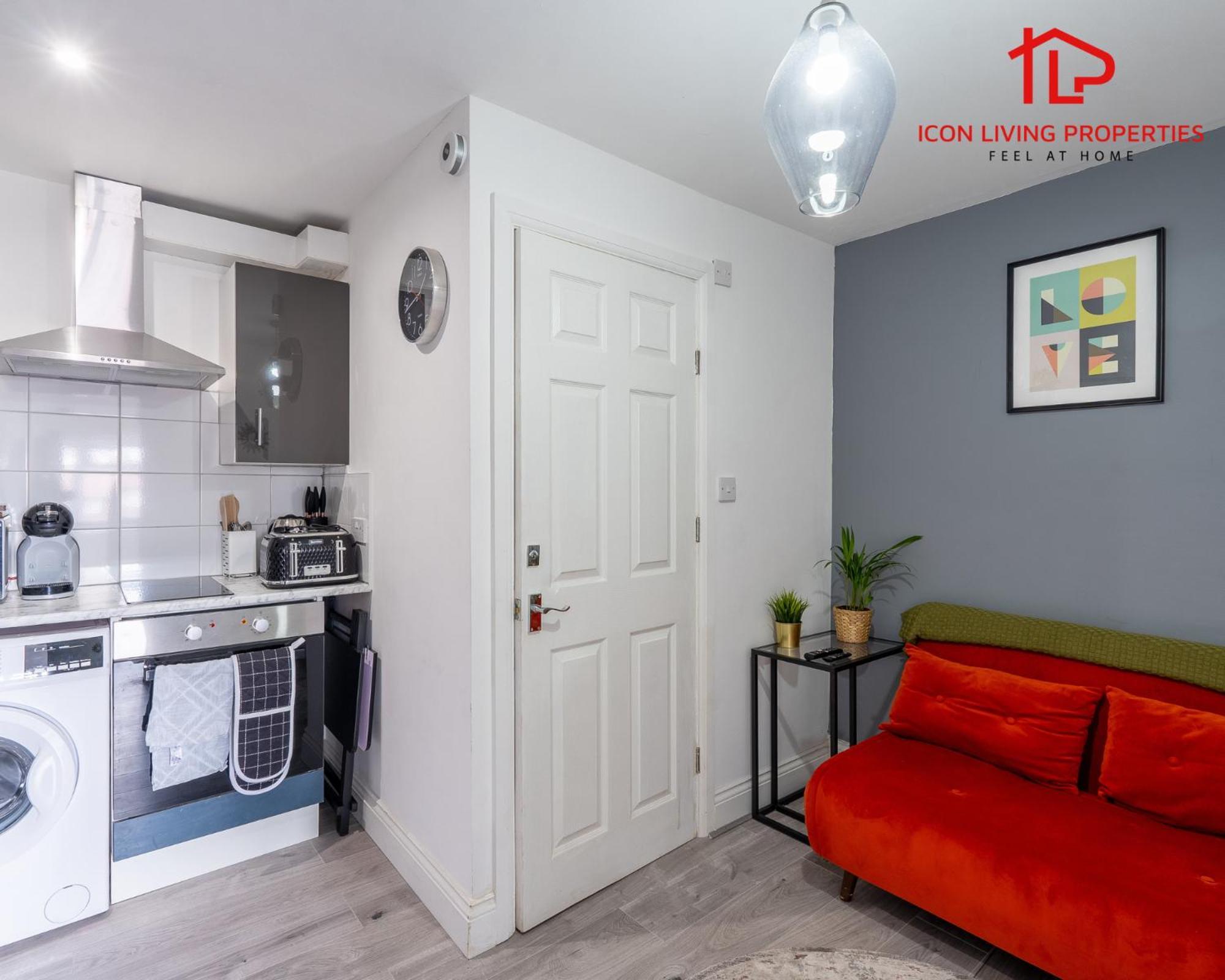 Apartment 1 Bedroom Arch-view 2 By Icon Living Short Lets & Serviced With Free Parking