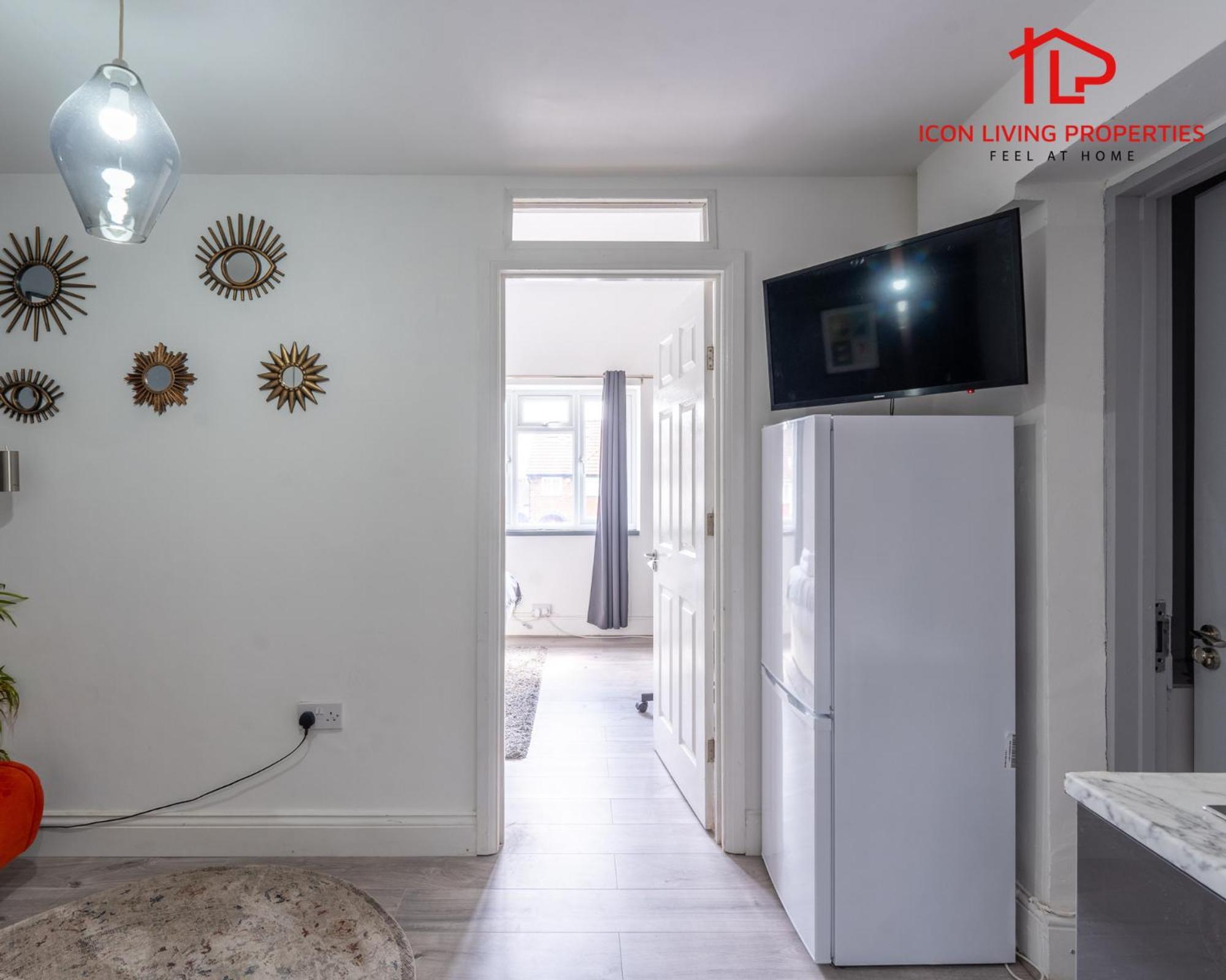 1 Bedroom Arch-view 2 By Icon Living Short Lets & Serviced With Free Parking Apartment