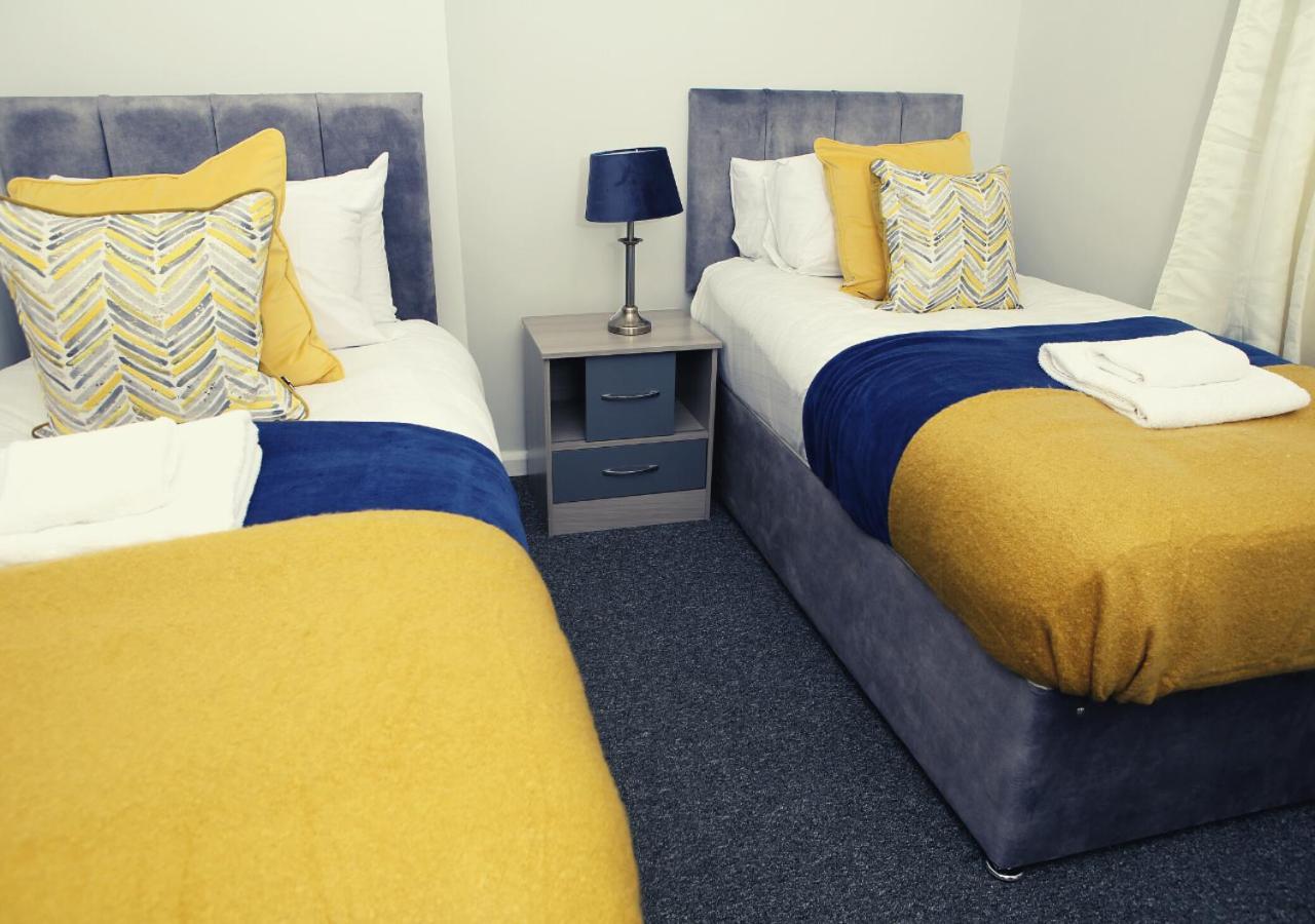 Family-friendly 3-bed House With Parking Near O2 Appartement Londen
