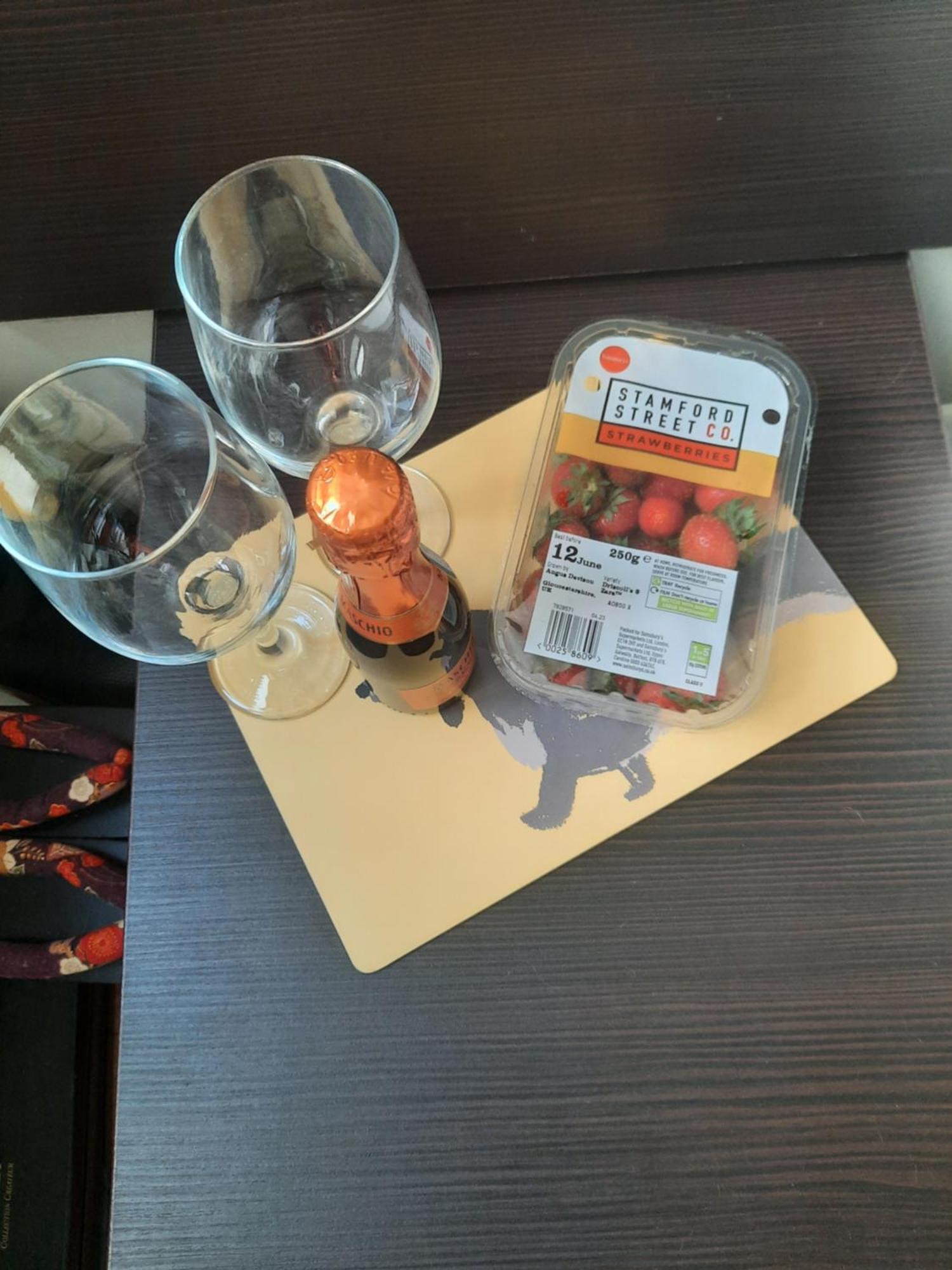 Amara & Nomad 1 Guest house