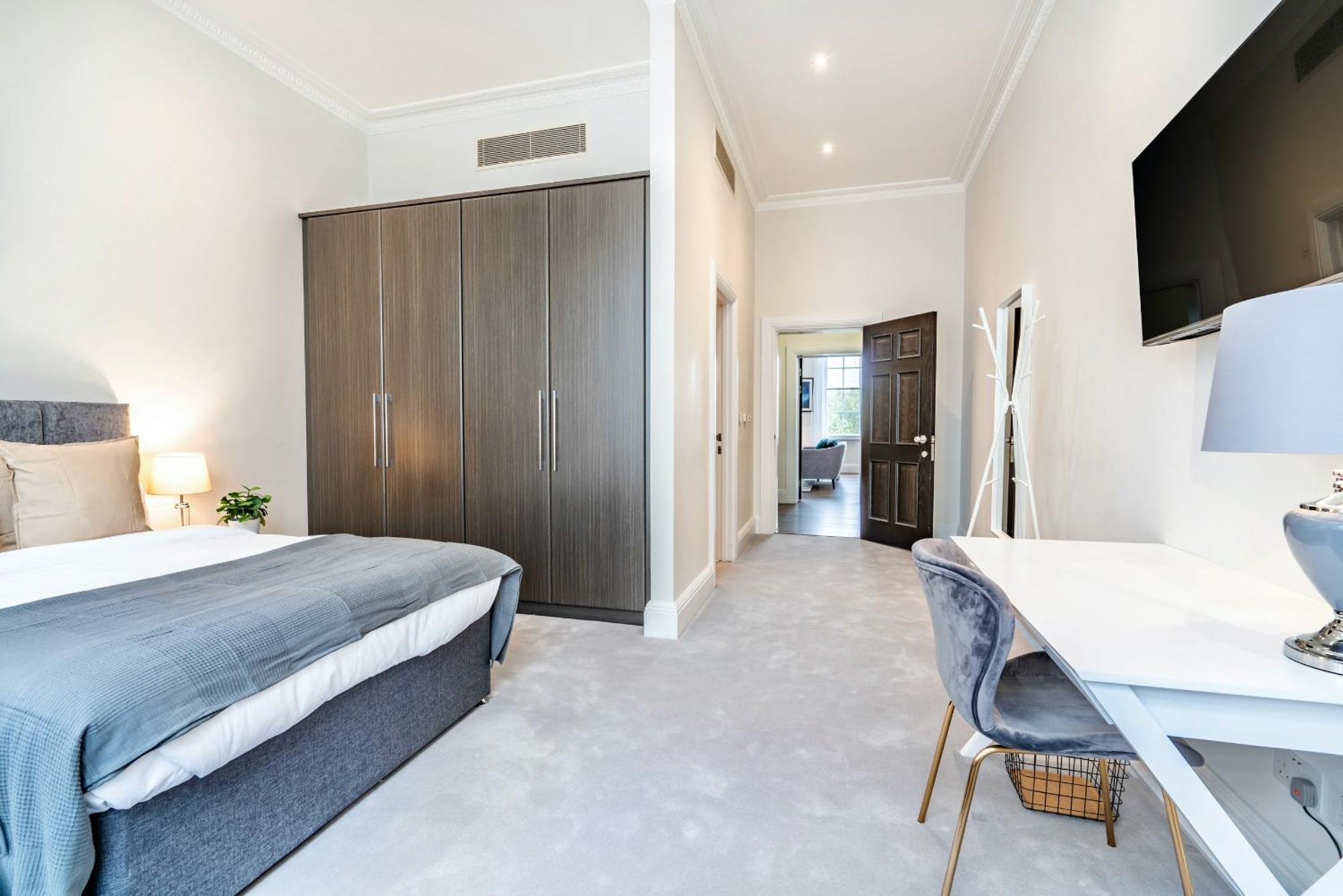 Apartment Be - The Lincoln's Residences *